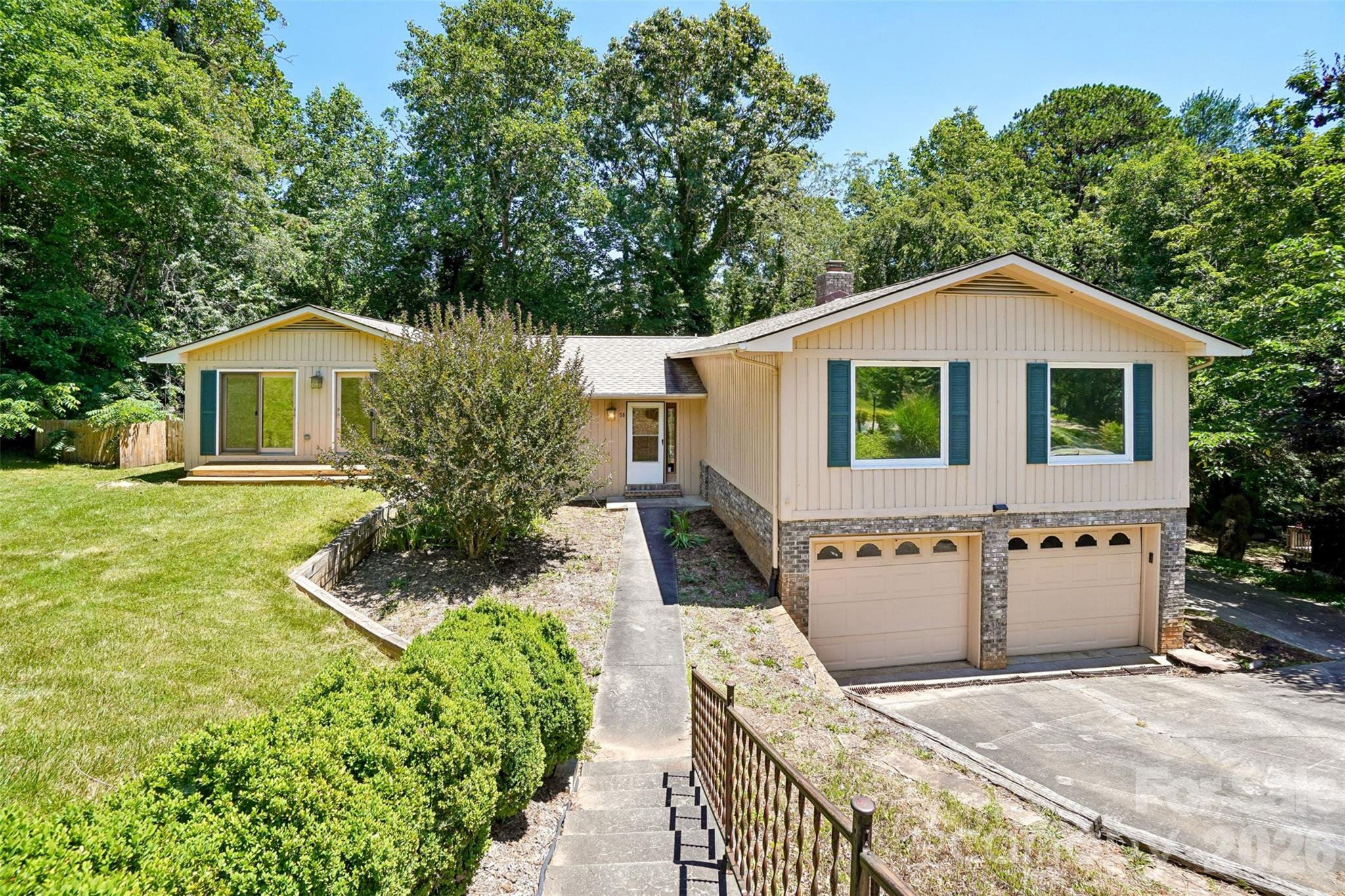51 Wake Robin Way