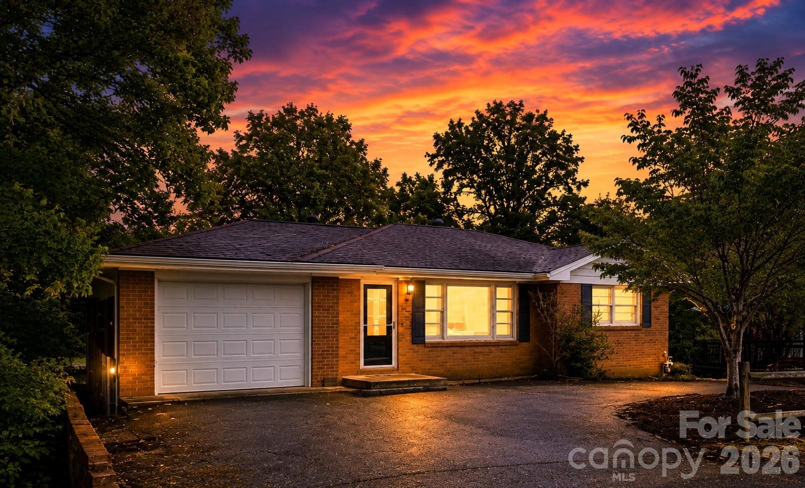 629 Willow Road Property Photo 1