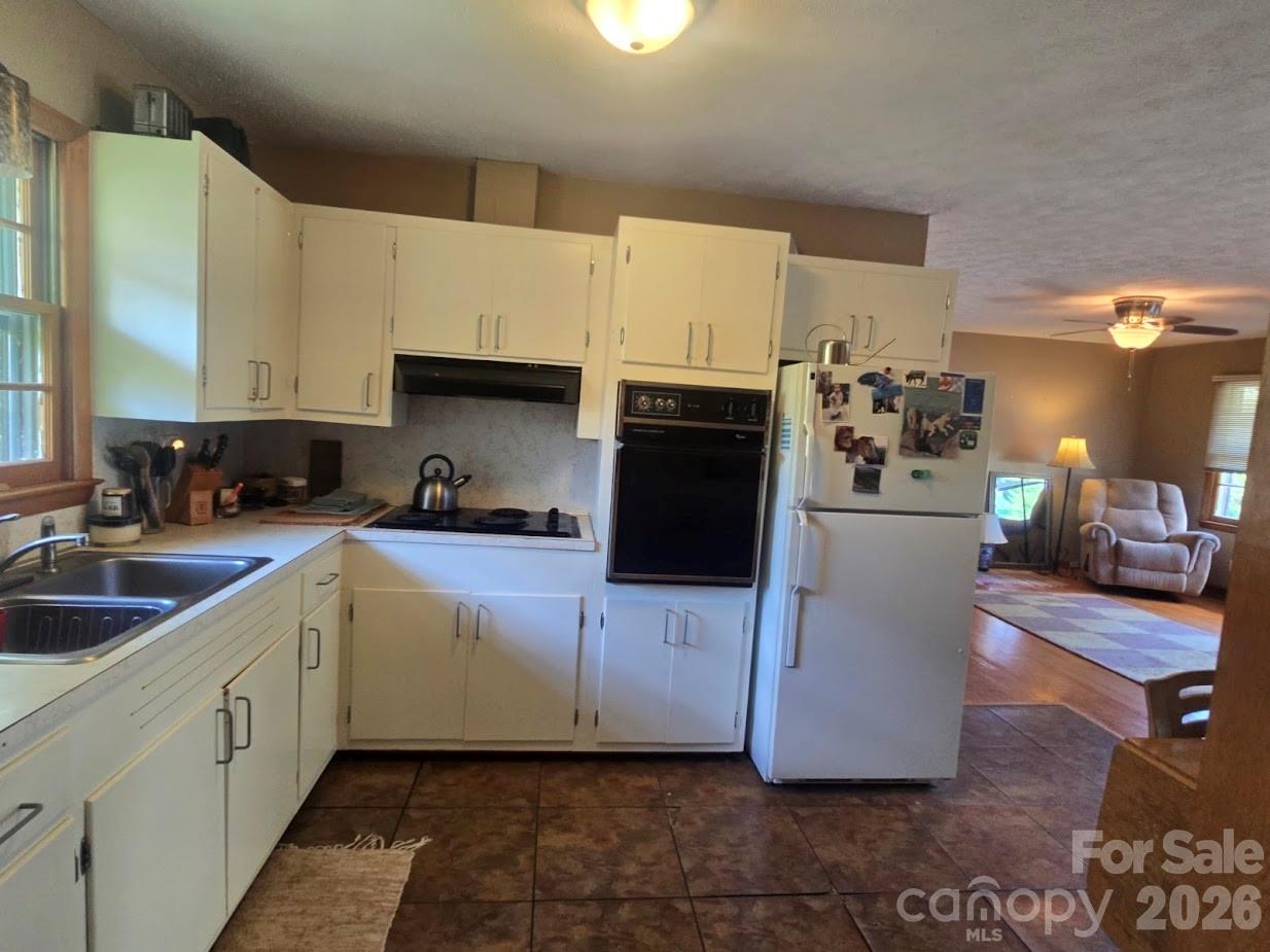 629 Willow Road Property Photo 10