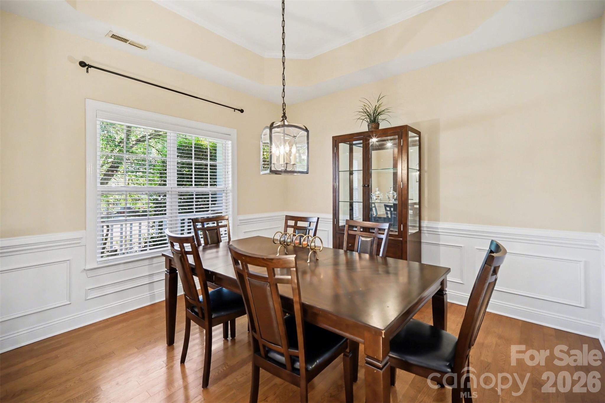 7999 Worth Way Property Photo 7