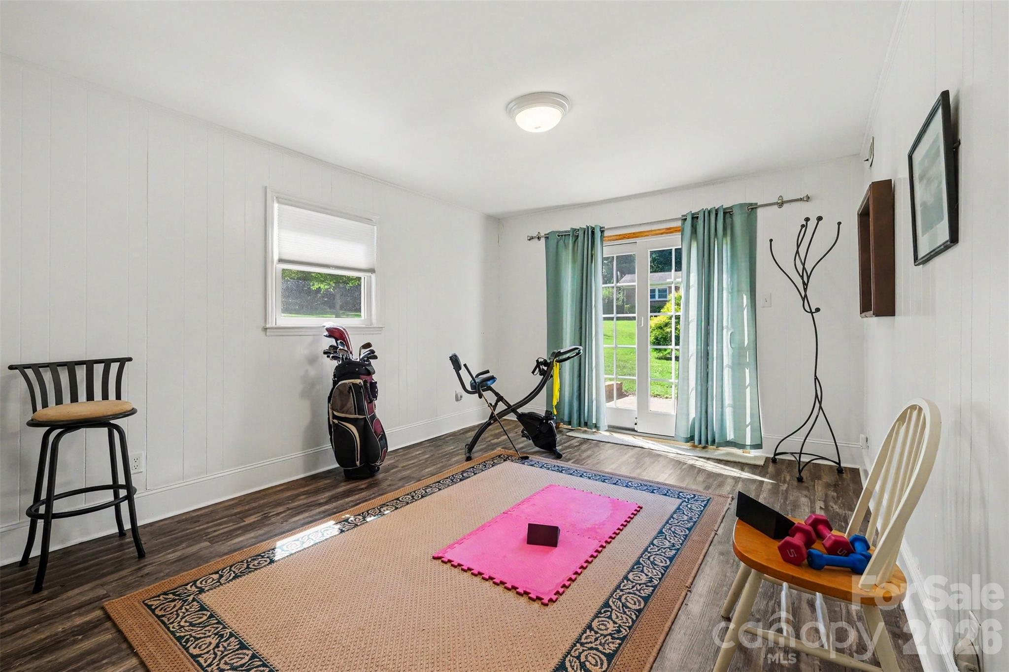 7107 Rolling Hills Drive Property Photo 10