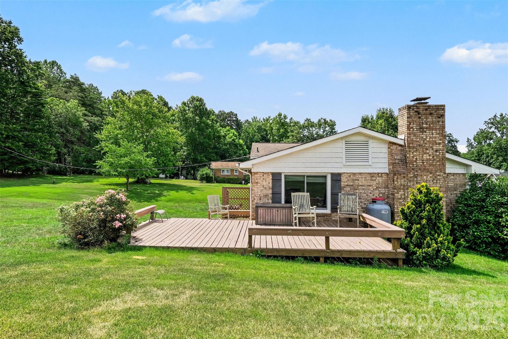 7107 Rolling Hills Drive Property Photo 11