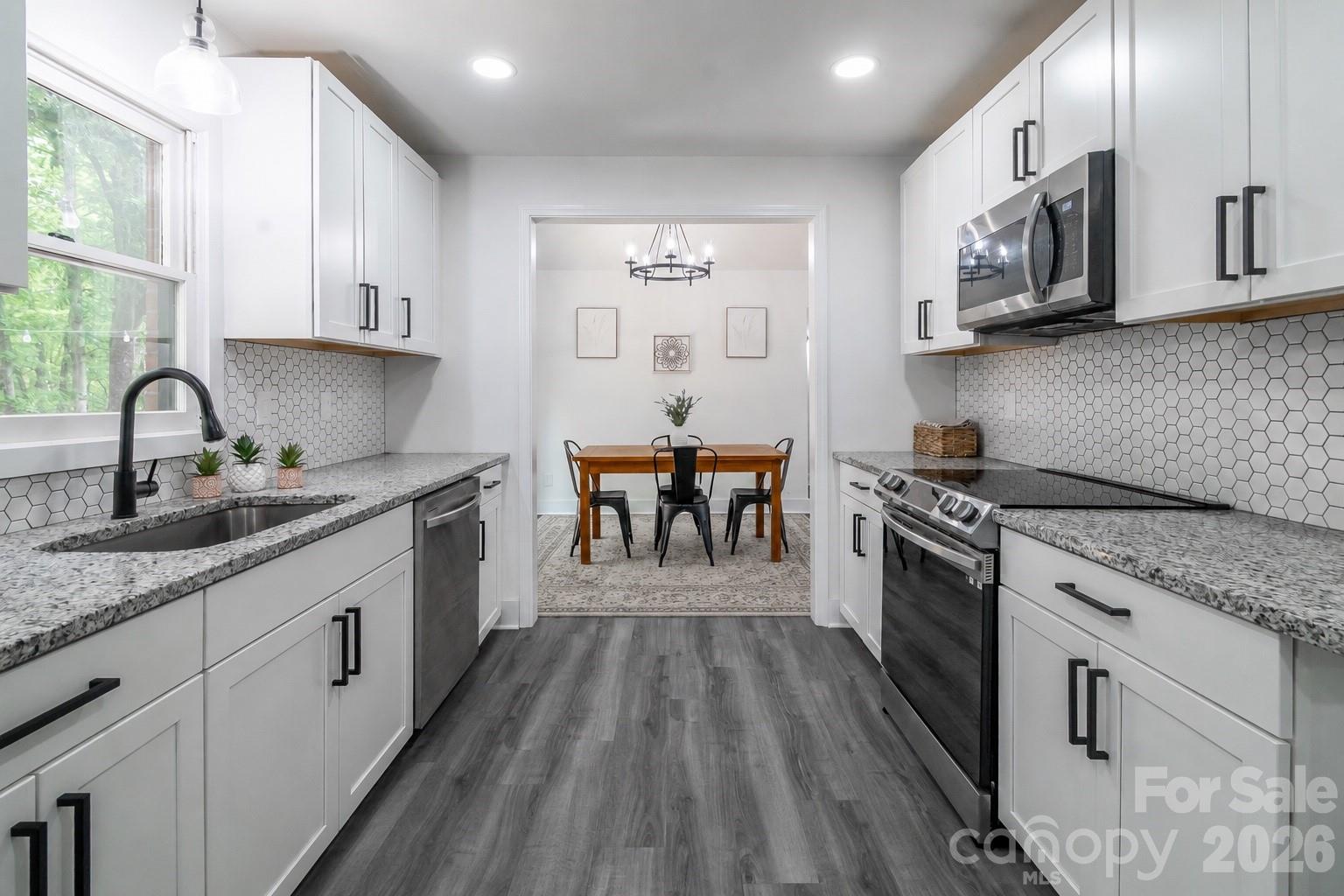 2406 Bearskin Lane Property Photo 10