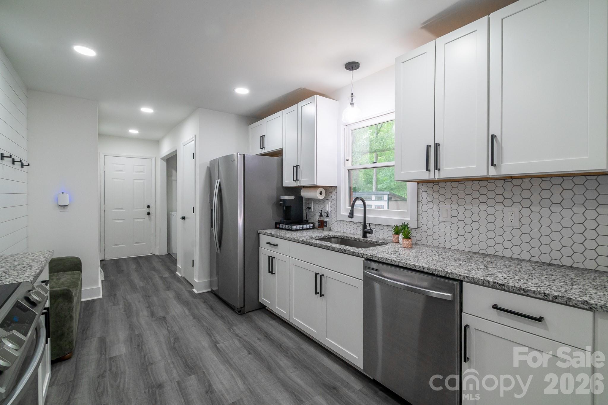 2406 Bearskin Lane Property Photo 12