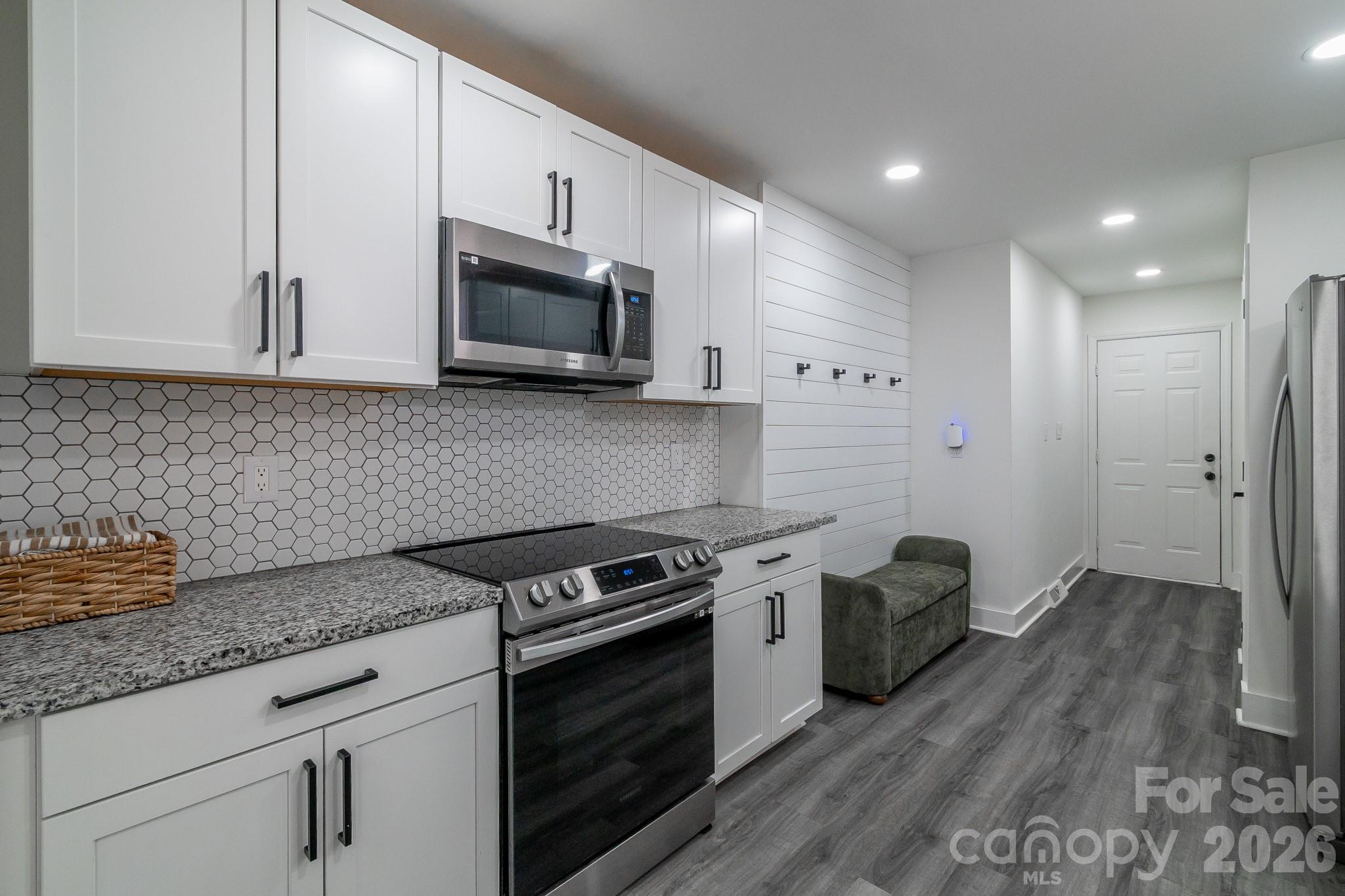 2406 Bearskin Lane Property Photo 12