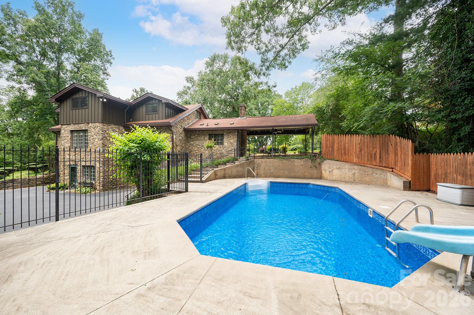 25 Inglewood Road Property Photo 2