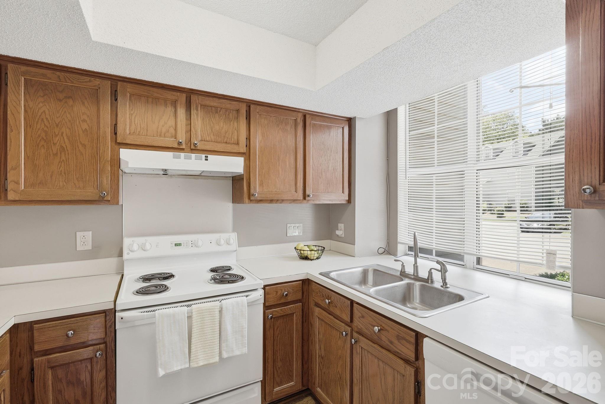 2954 Iron Gate Lane Property Photo 6