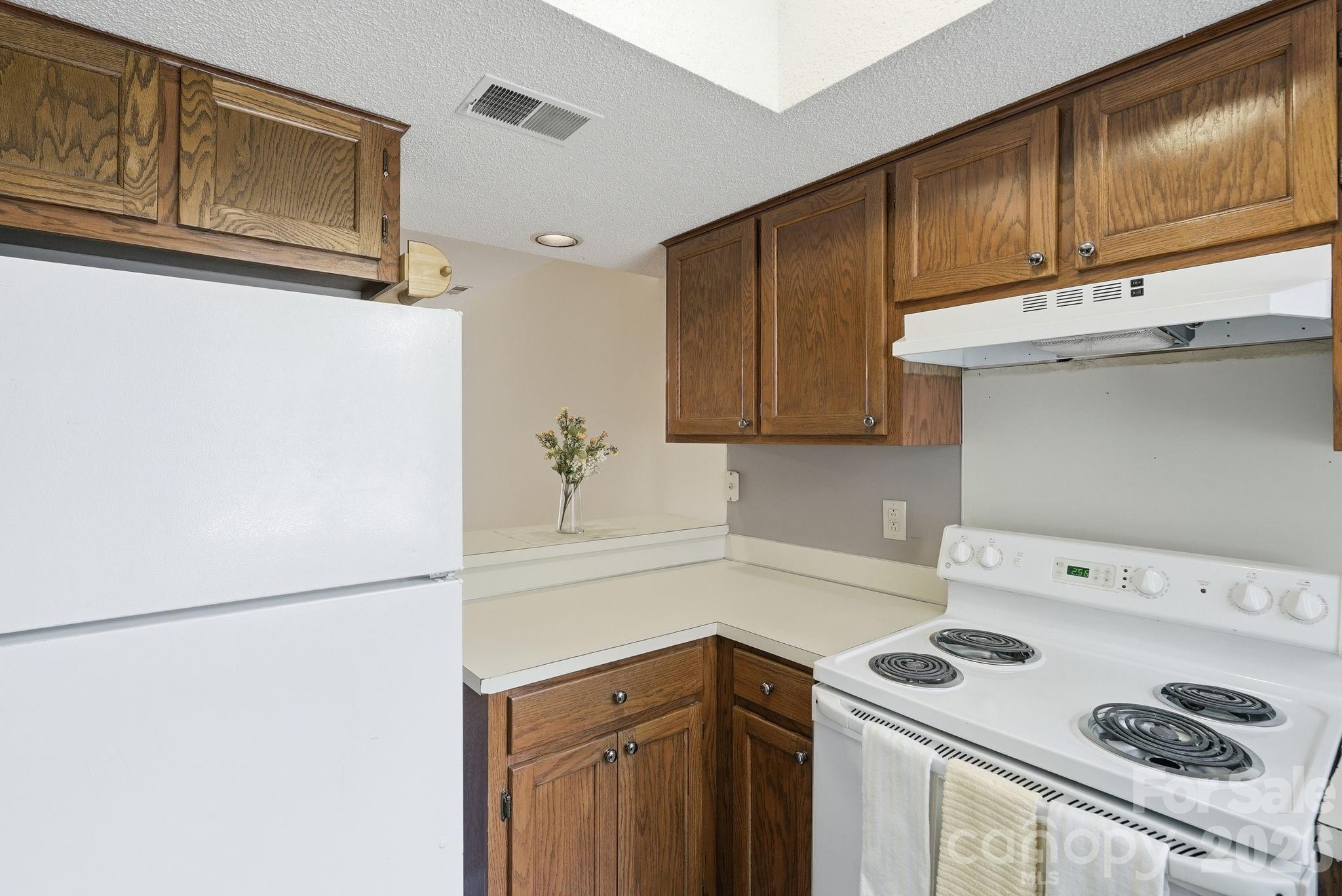 2954 Iron Gate Lane Property Photo 8