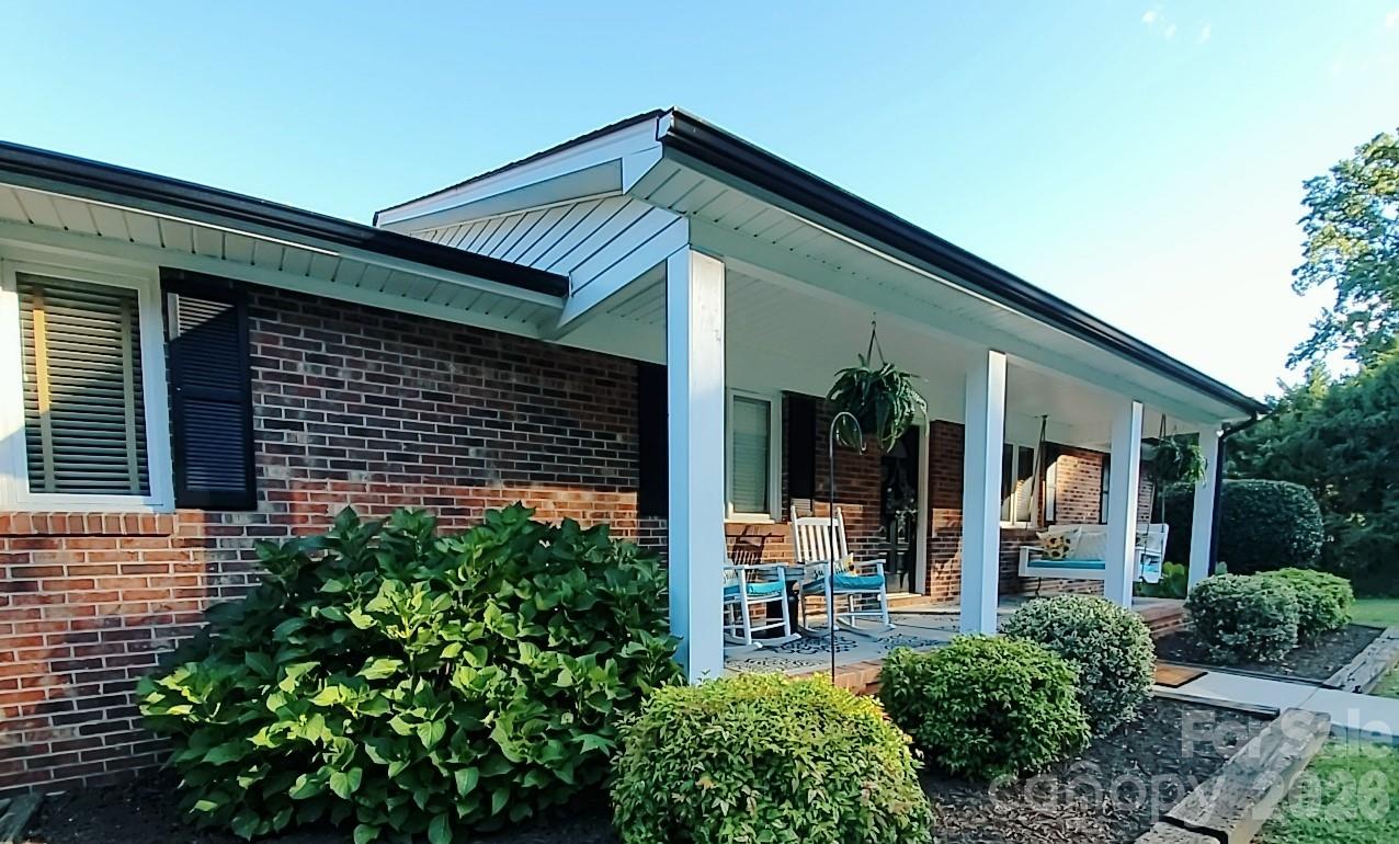 318 Rutledge Road Property Photo 1