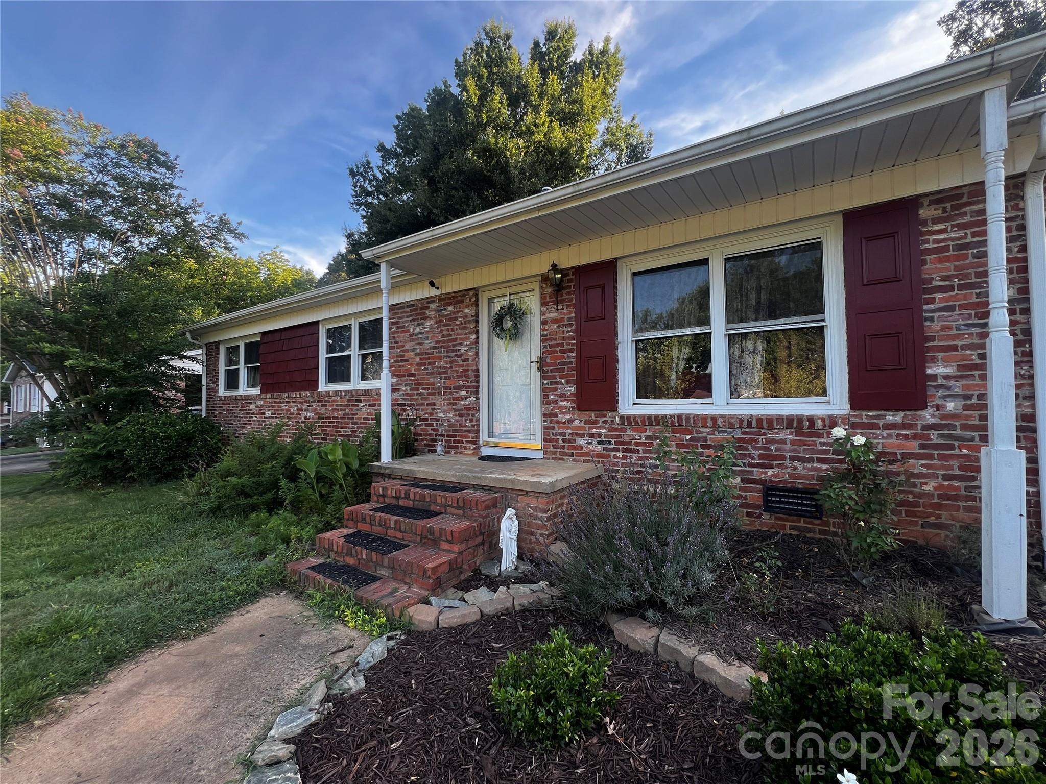 203 Kenwood Drive Property Photo 3