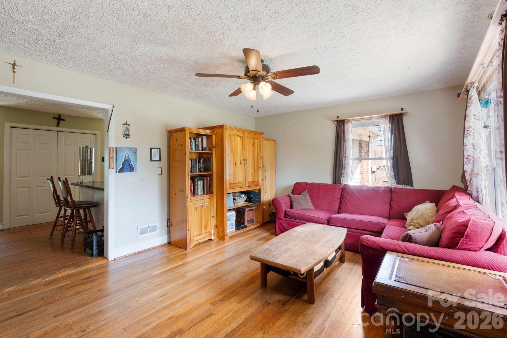 203 Kenwood Drive Property Photo 5
