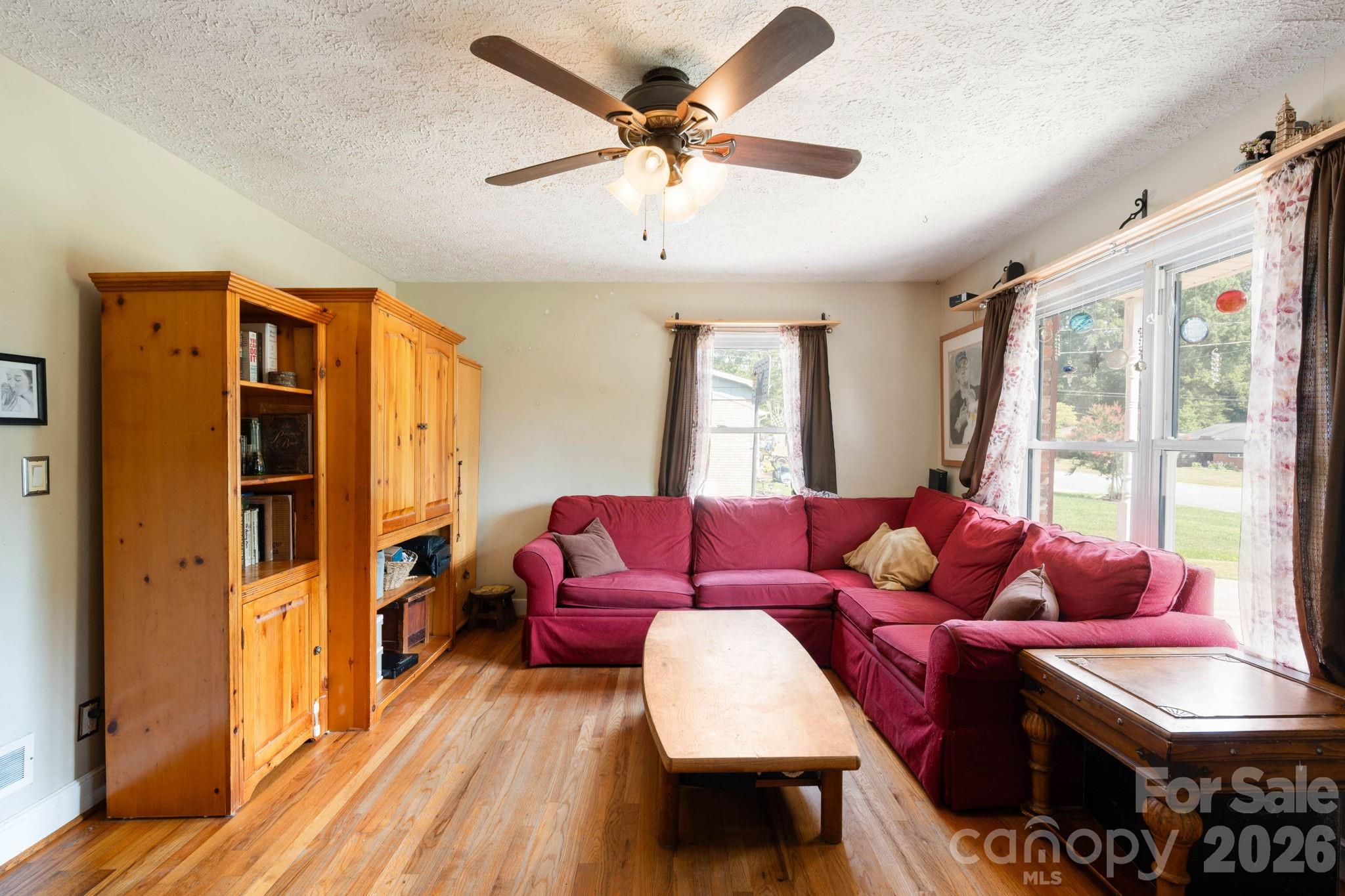 203 Kenwood Drive Property Photo 6