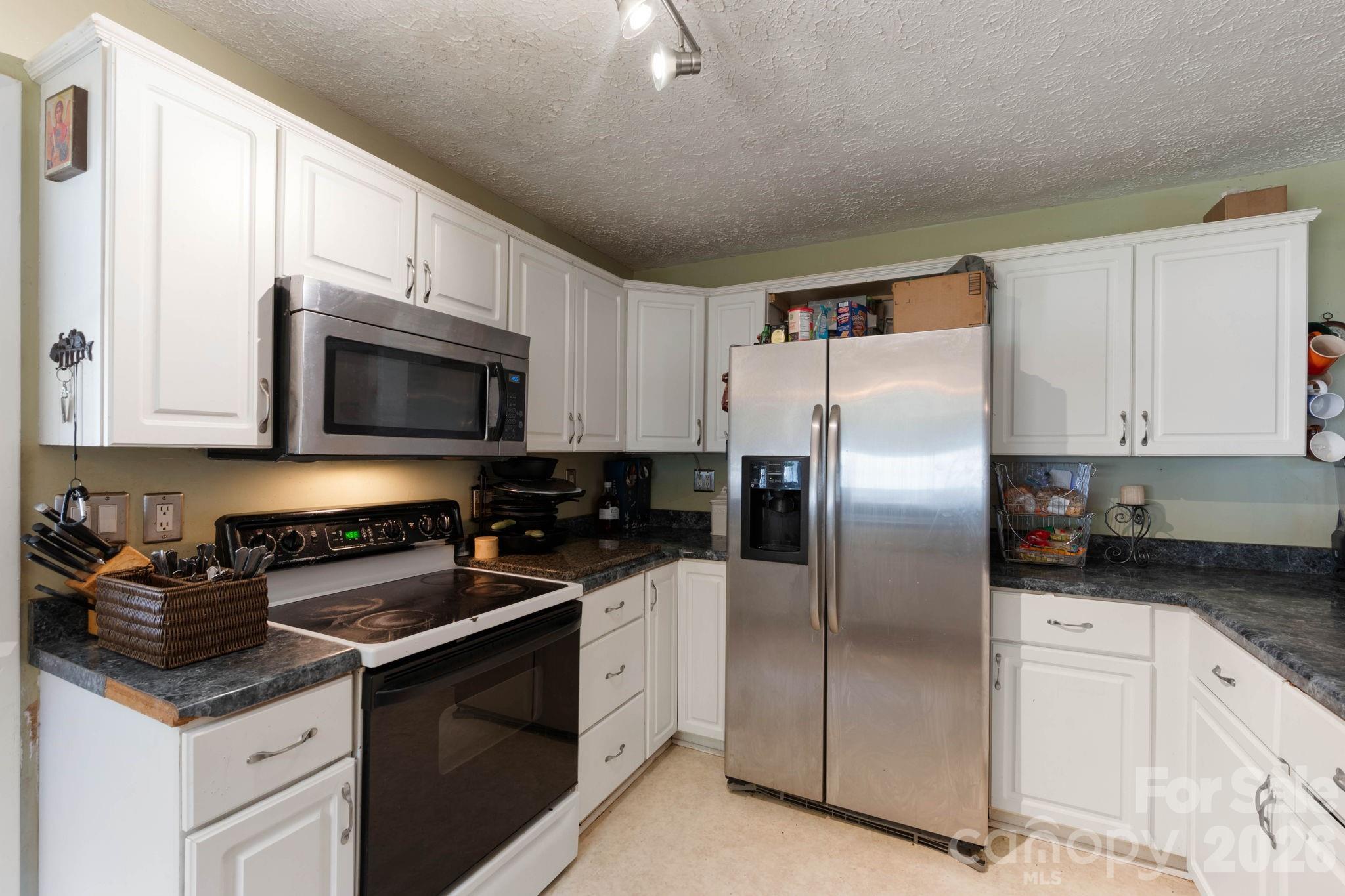 203 Kenwood Drive Property Photo 9