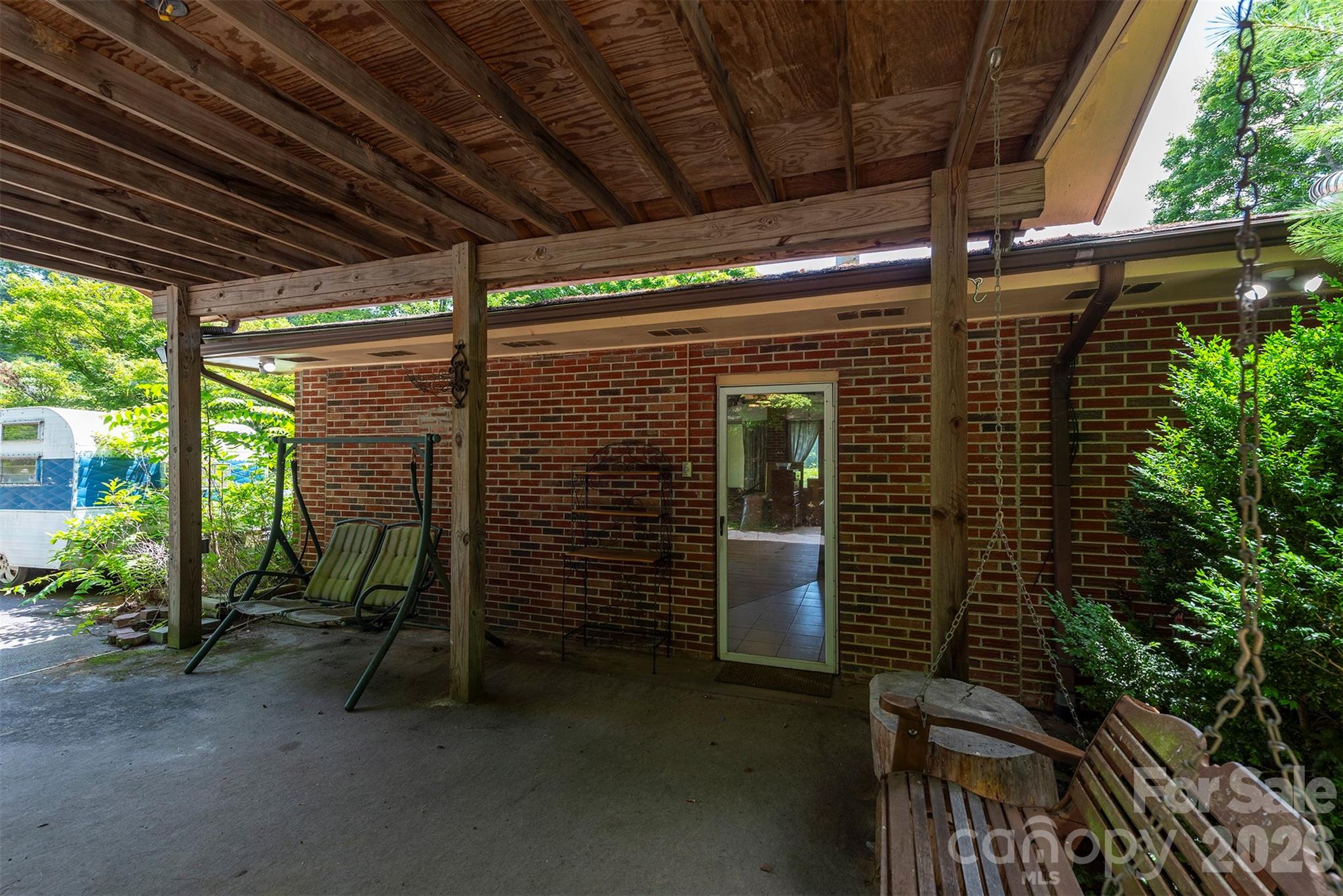 637 Fisher Lane Property Photo 5