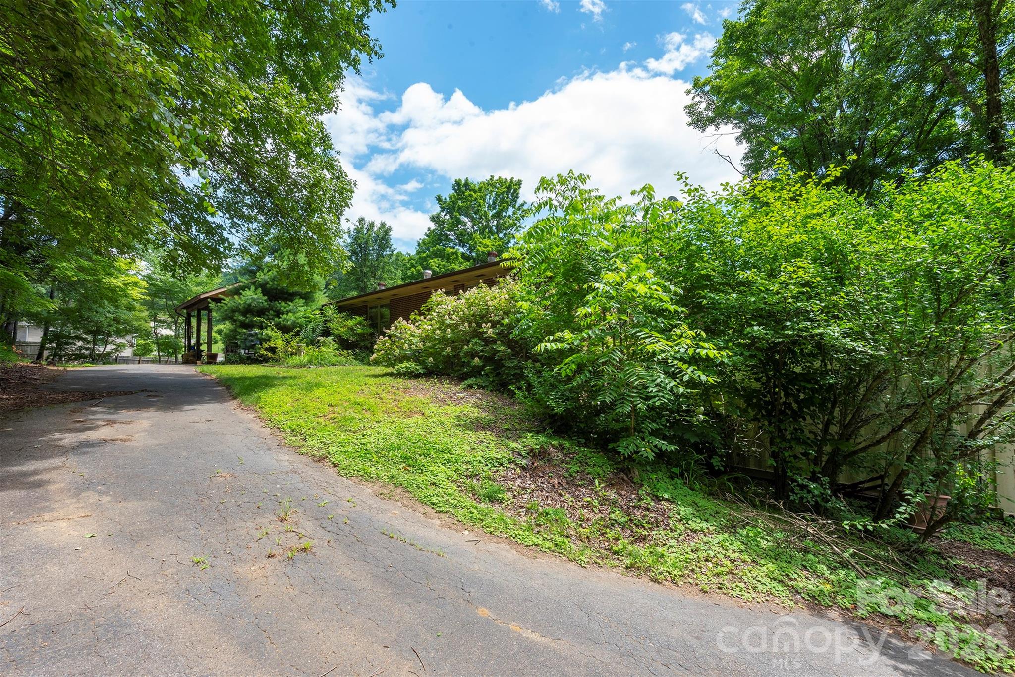 637 Fisher Lane Property Photo 6