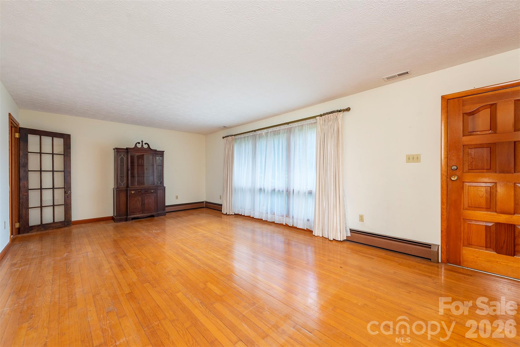 637 Fisher Lane Property Photo 9