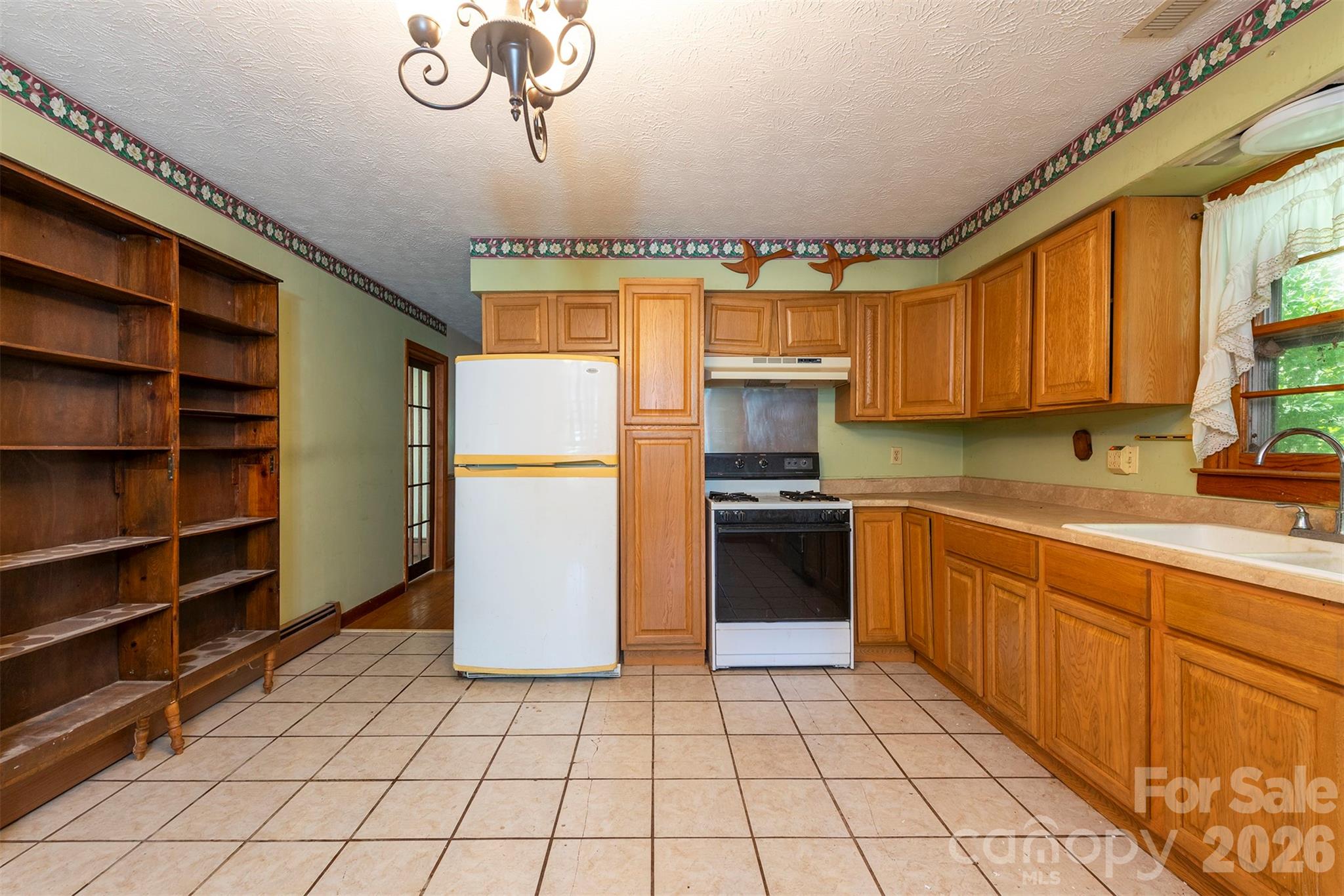 637 Fisher Lane Property Photo 13