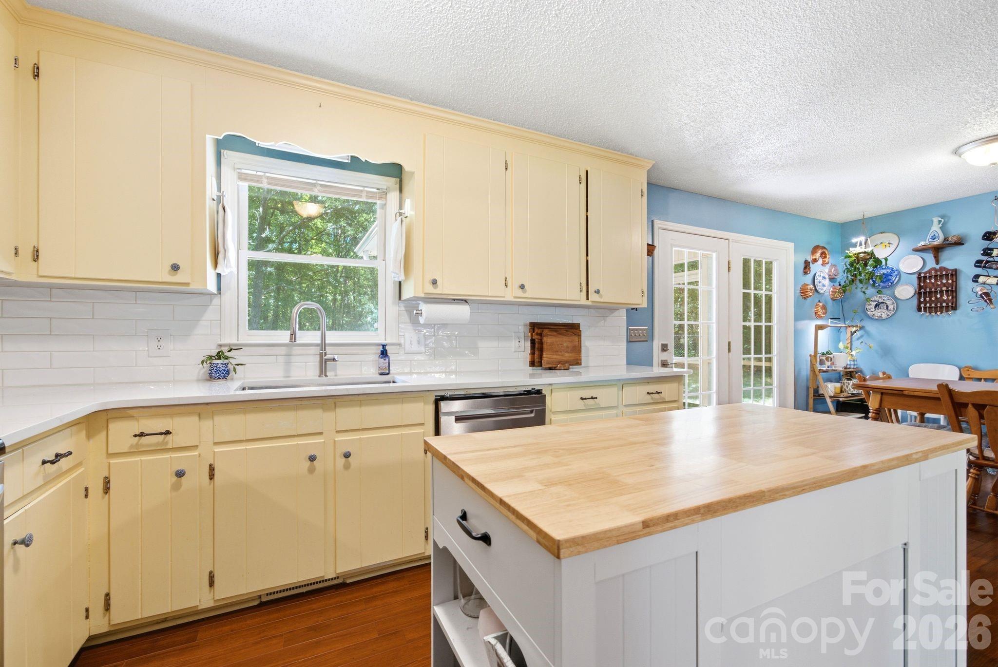 1949 Ridge Road Property Photo 5