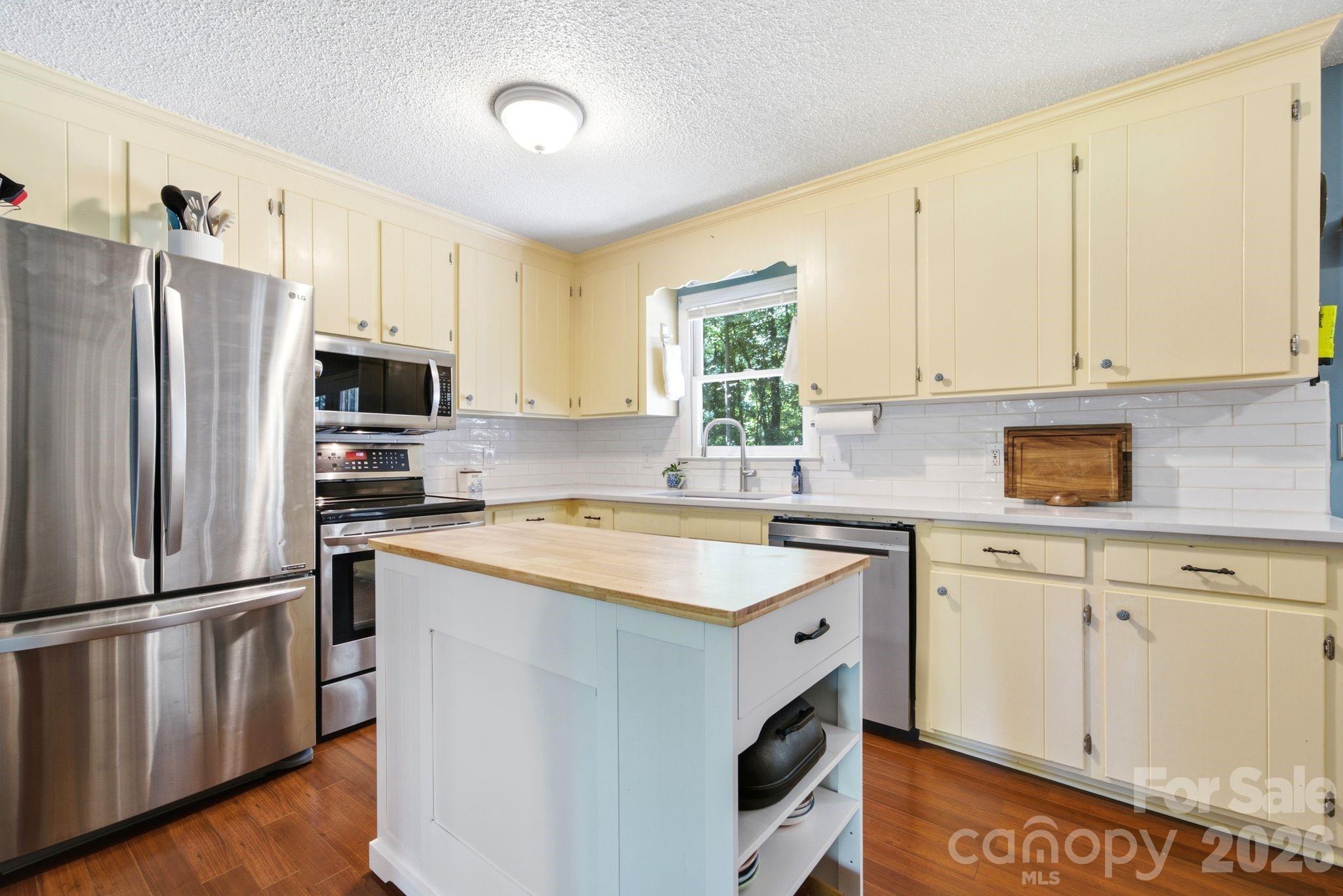 1949 Ridge Road Property Photo 6