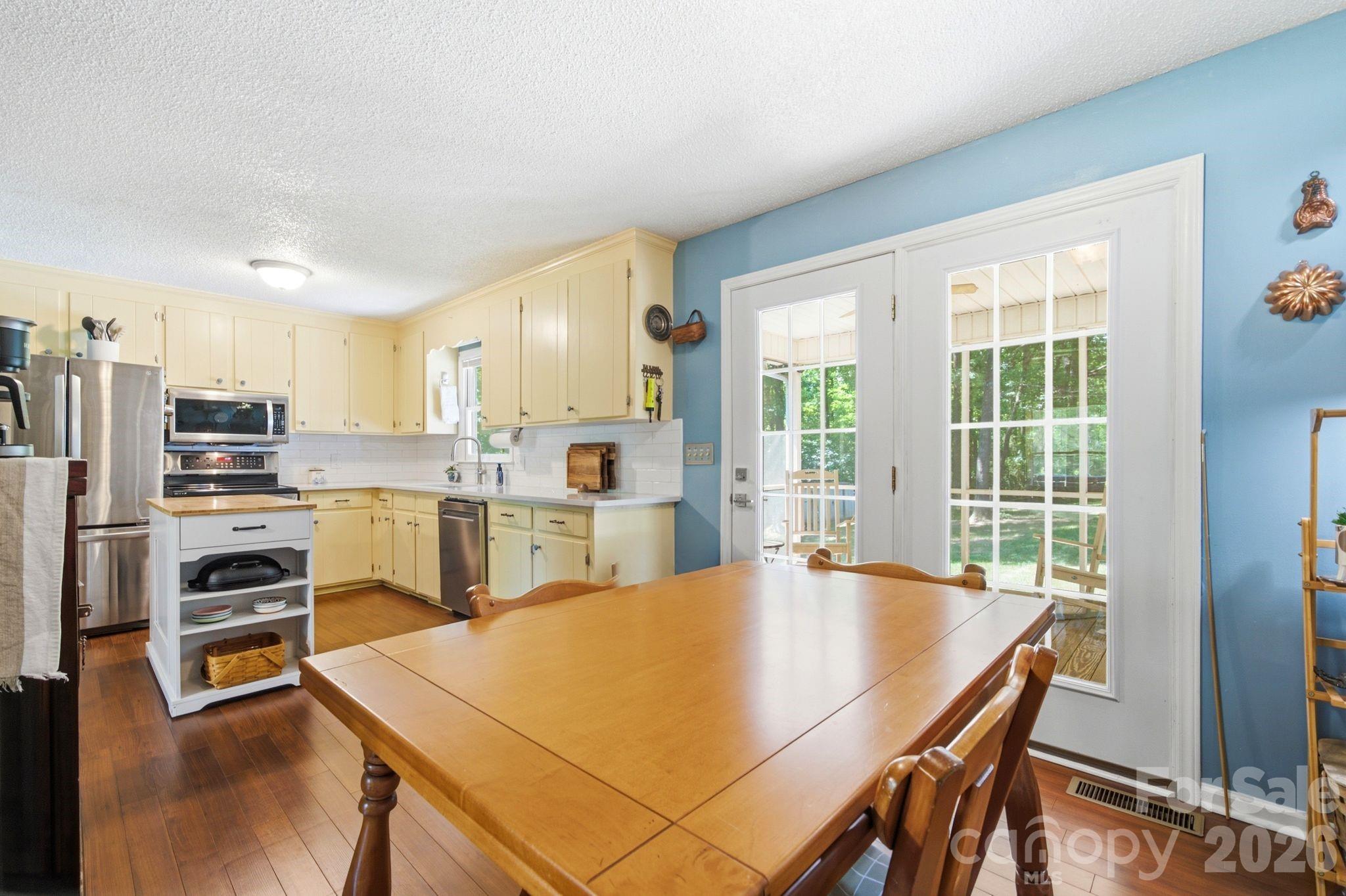 1949 Ridge Road Property Photo 7