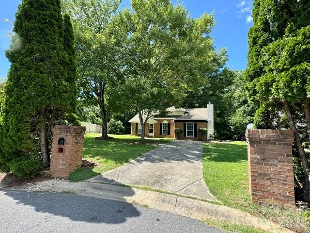 8029 Glencannon Drive Property Photo 3