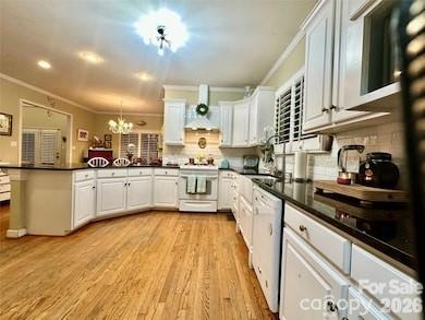 1093 Fairfield Drive Property Photo 6