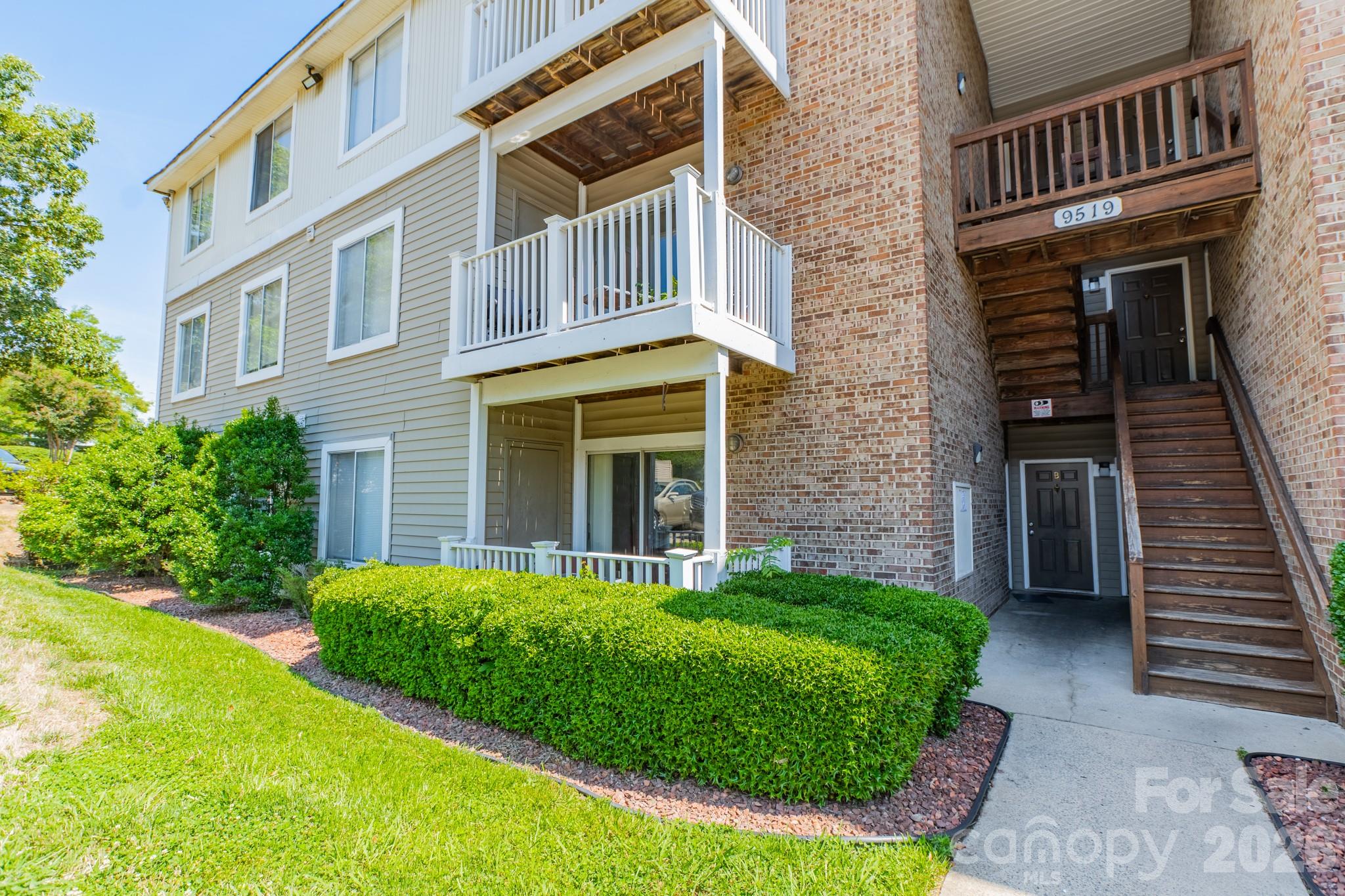 9519 University Terrace Drive A Property Photo 8