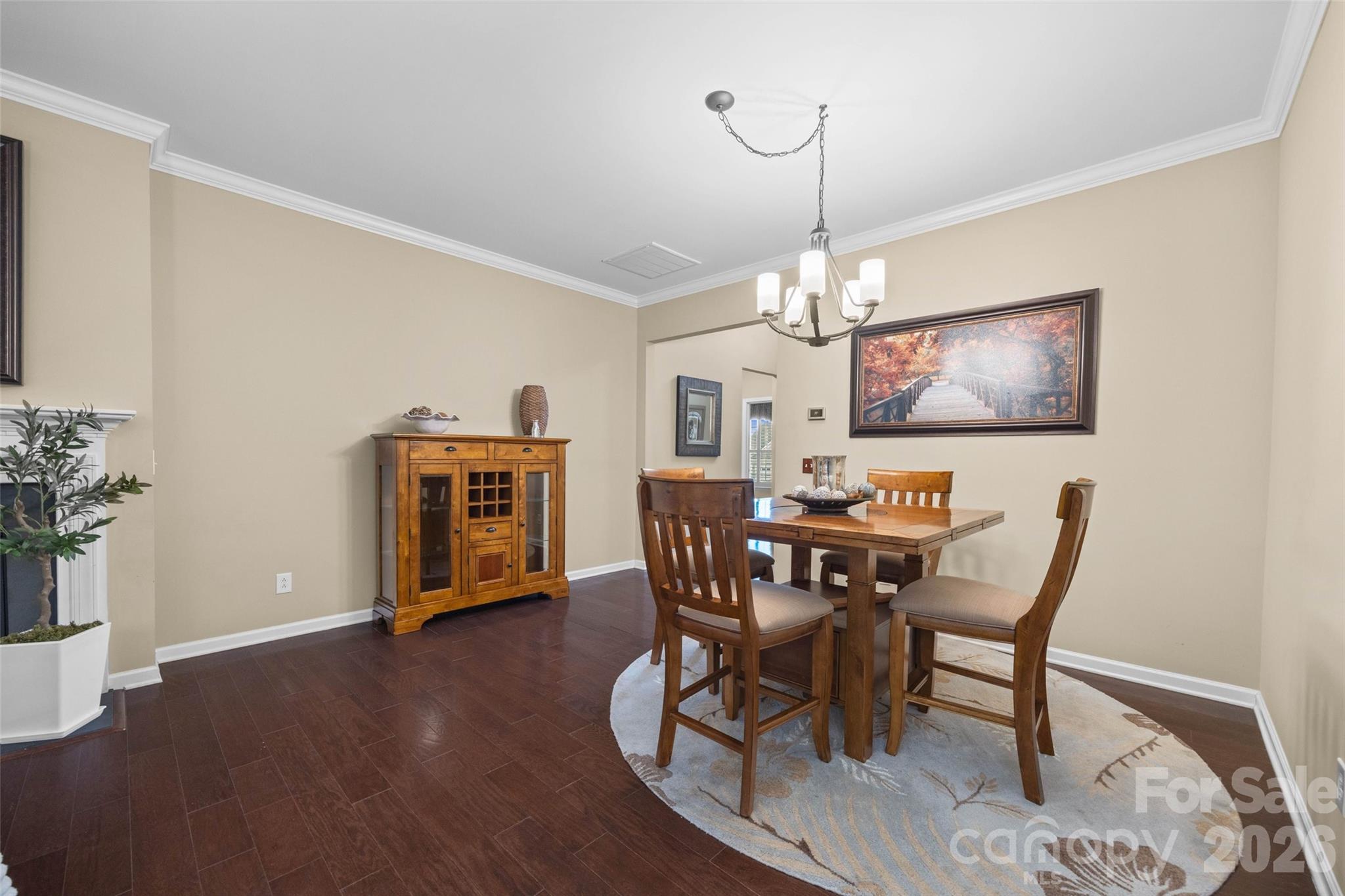 1044 Orchid Lane Property Photo 7