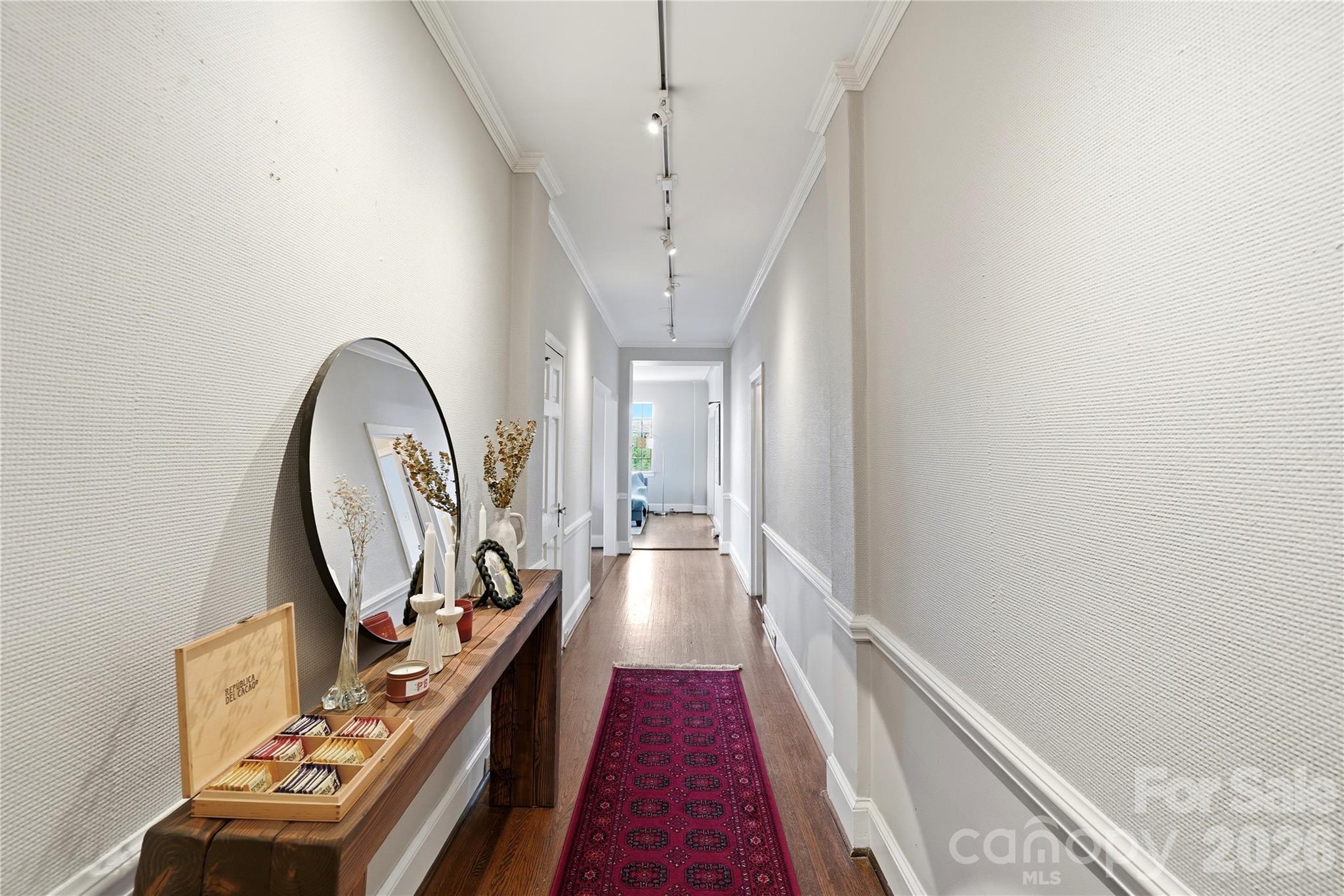 301 W 10th Street 506 Property Photo 7