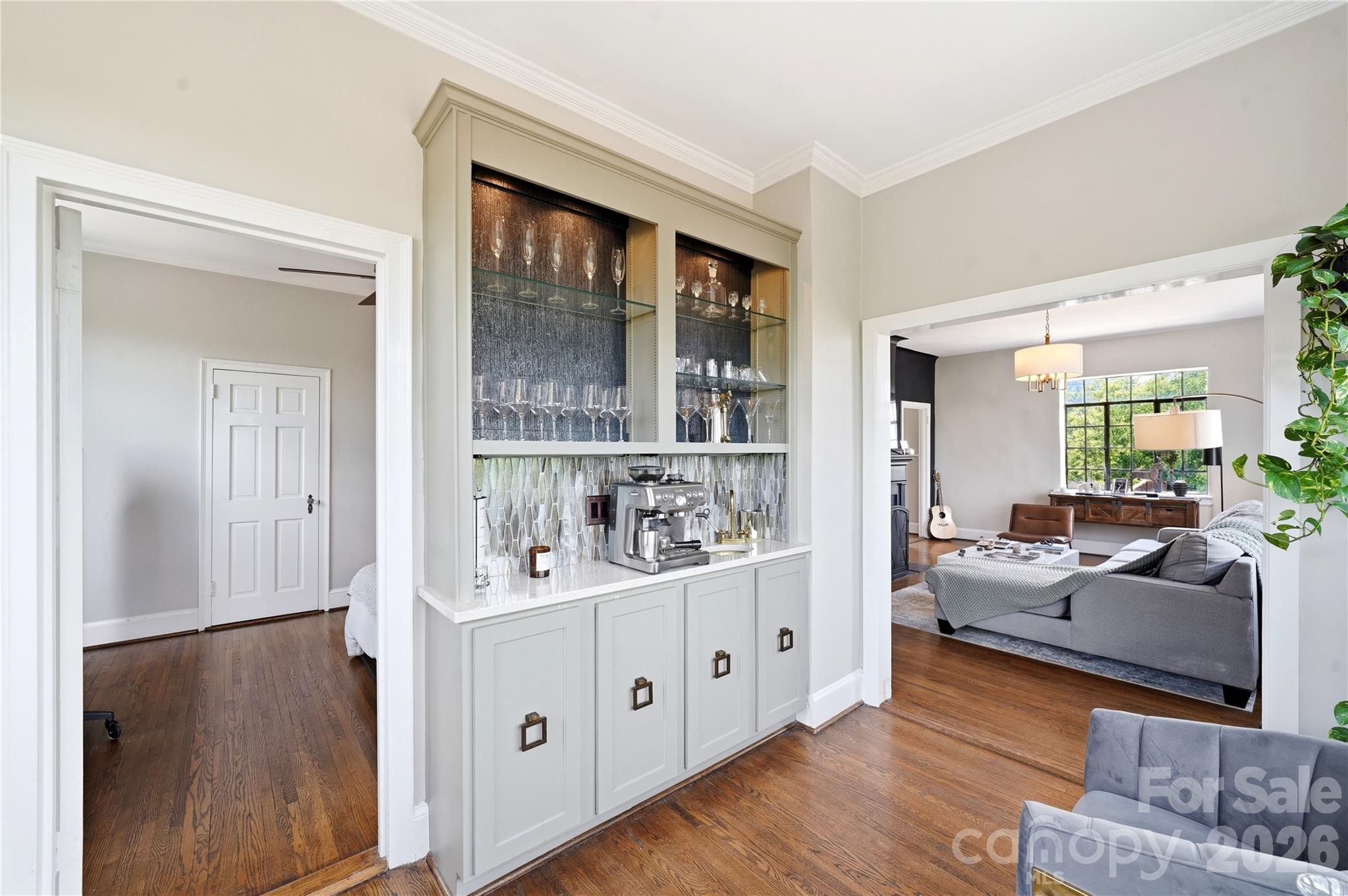 301 W 10th Street 506 Property Photo 12