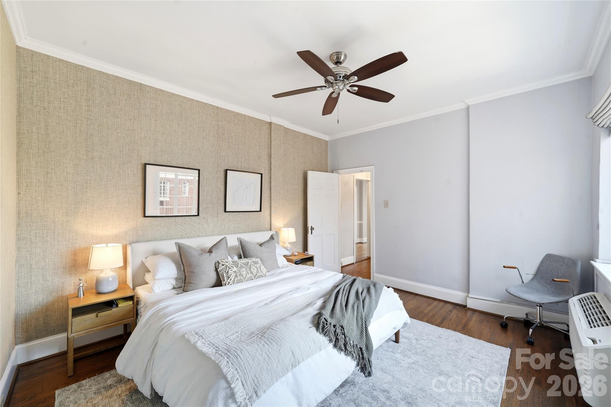301 W 10th Street 506 Property Photo 16