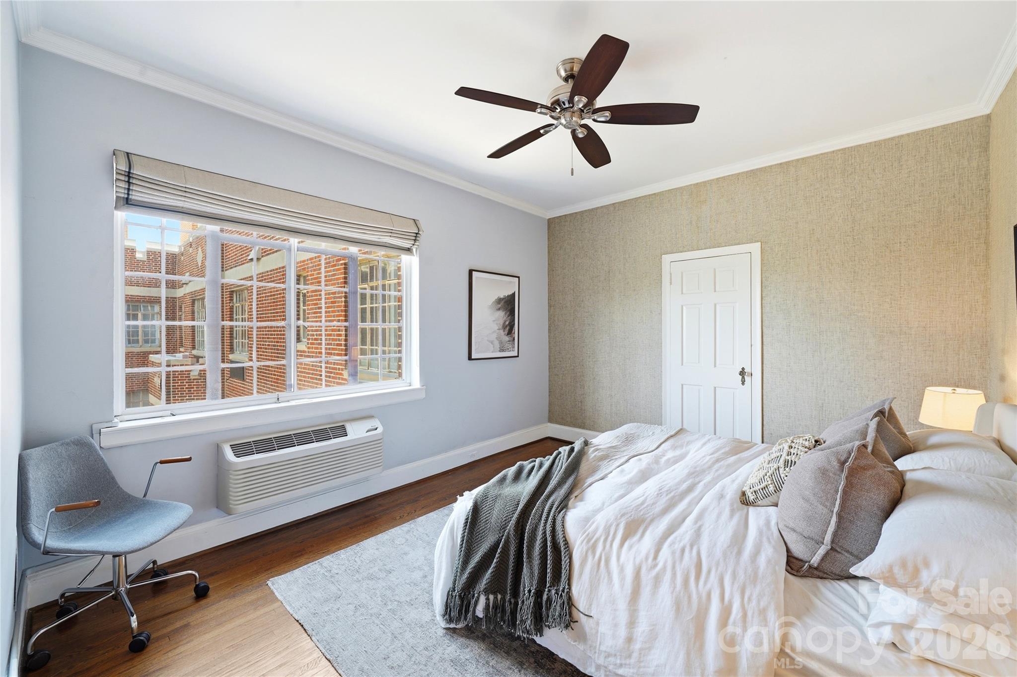 301 W 10th Street 506 Property Photo 17