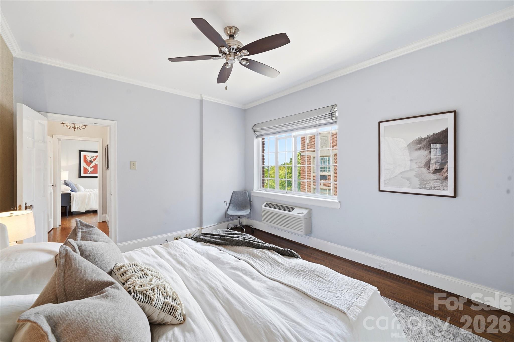 301 W 10th Street 506 Property Photo 18