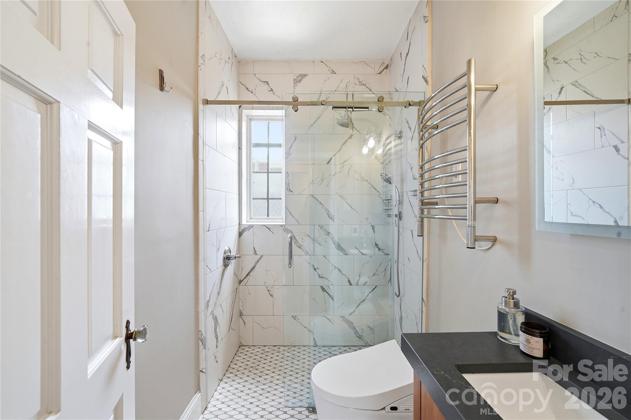 301 W 10th Street 506 Property Photo 21