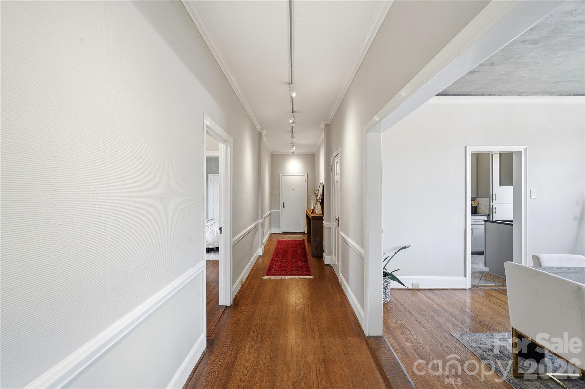 301 W 10th Street 506 Property Photo 26