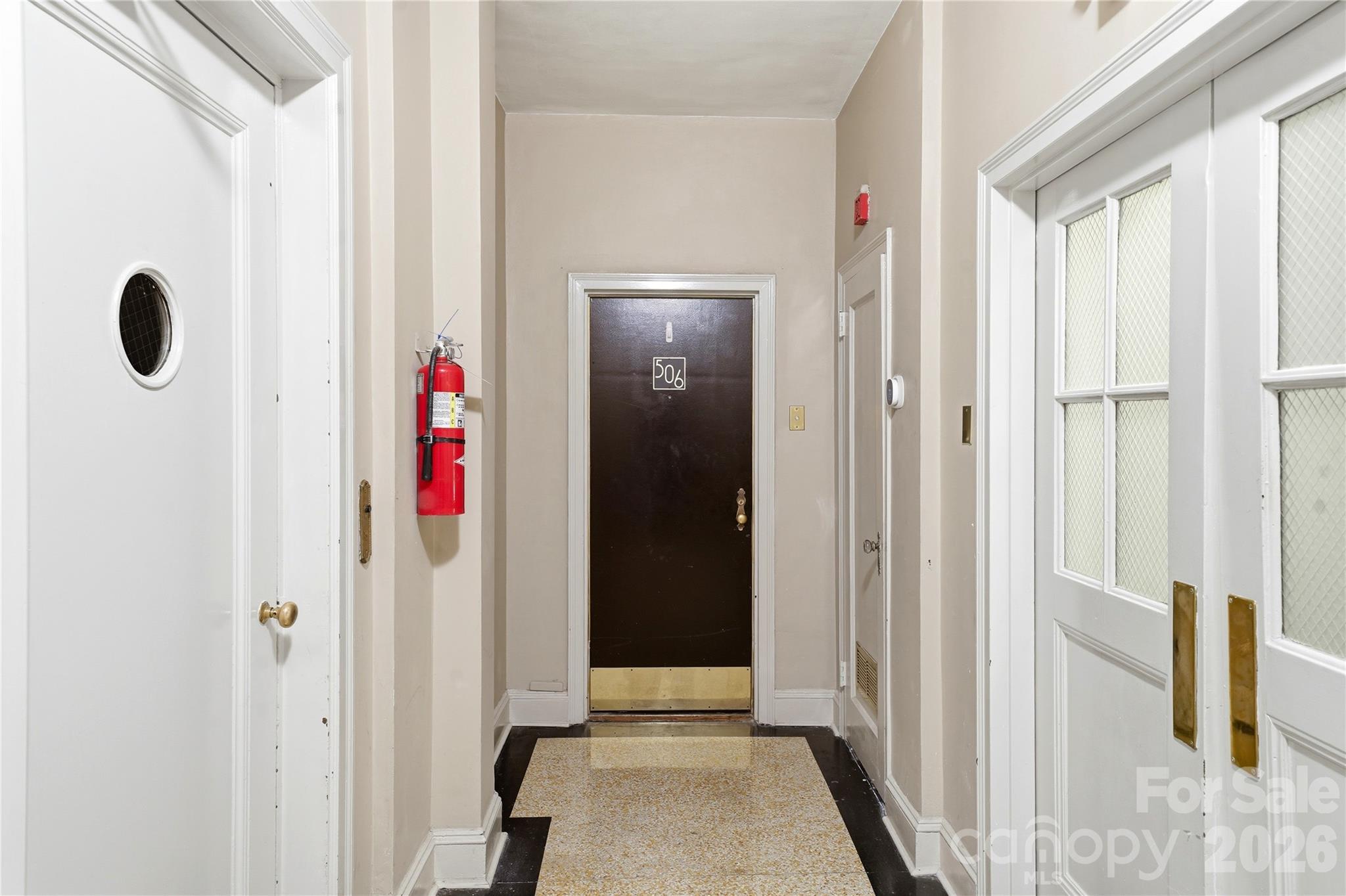 301 W 10th Street 506 Property Photo 27