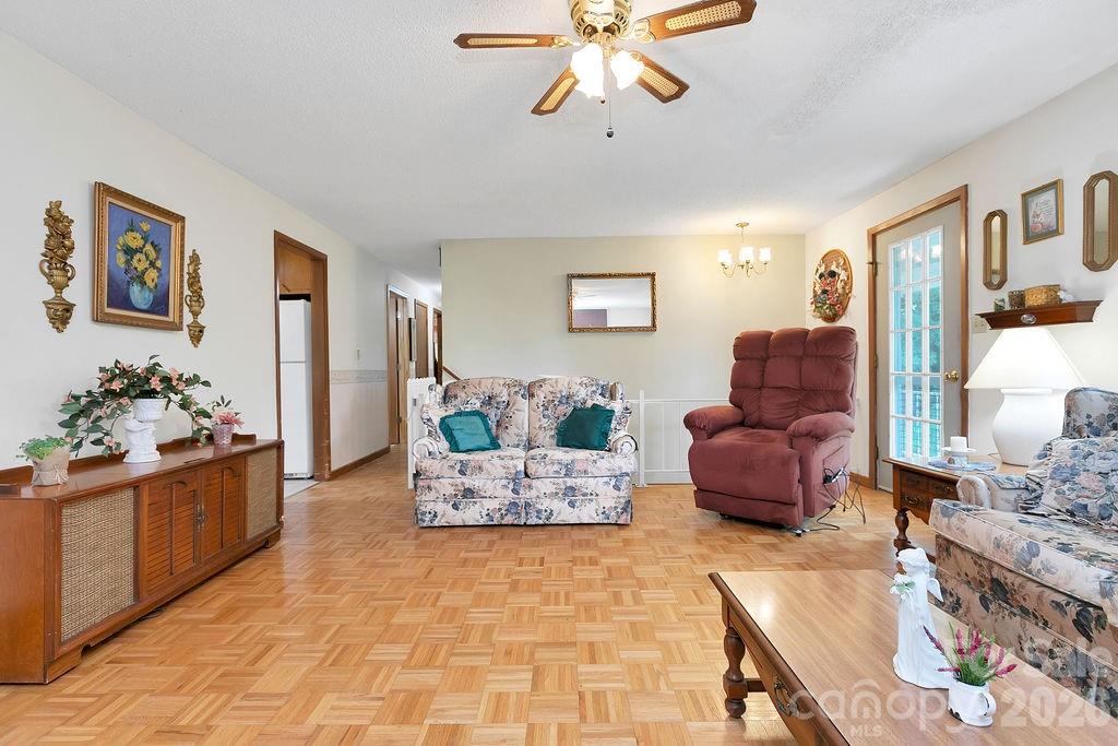 106 Flora Lina Drive Property Photo 24