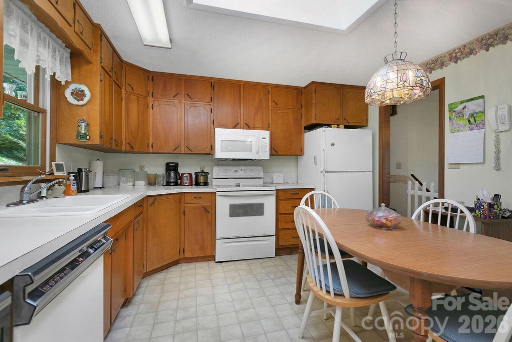 106 Flora Lina Drive Property Photo 27