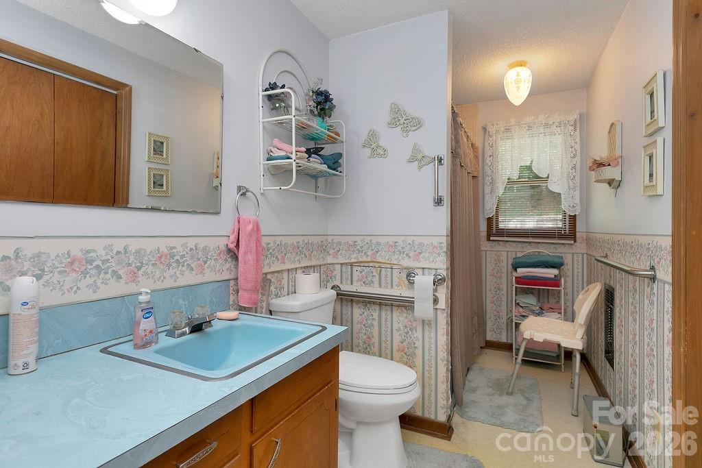 106 Flora Lina Drive Property Photo 28