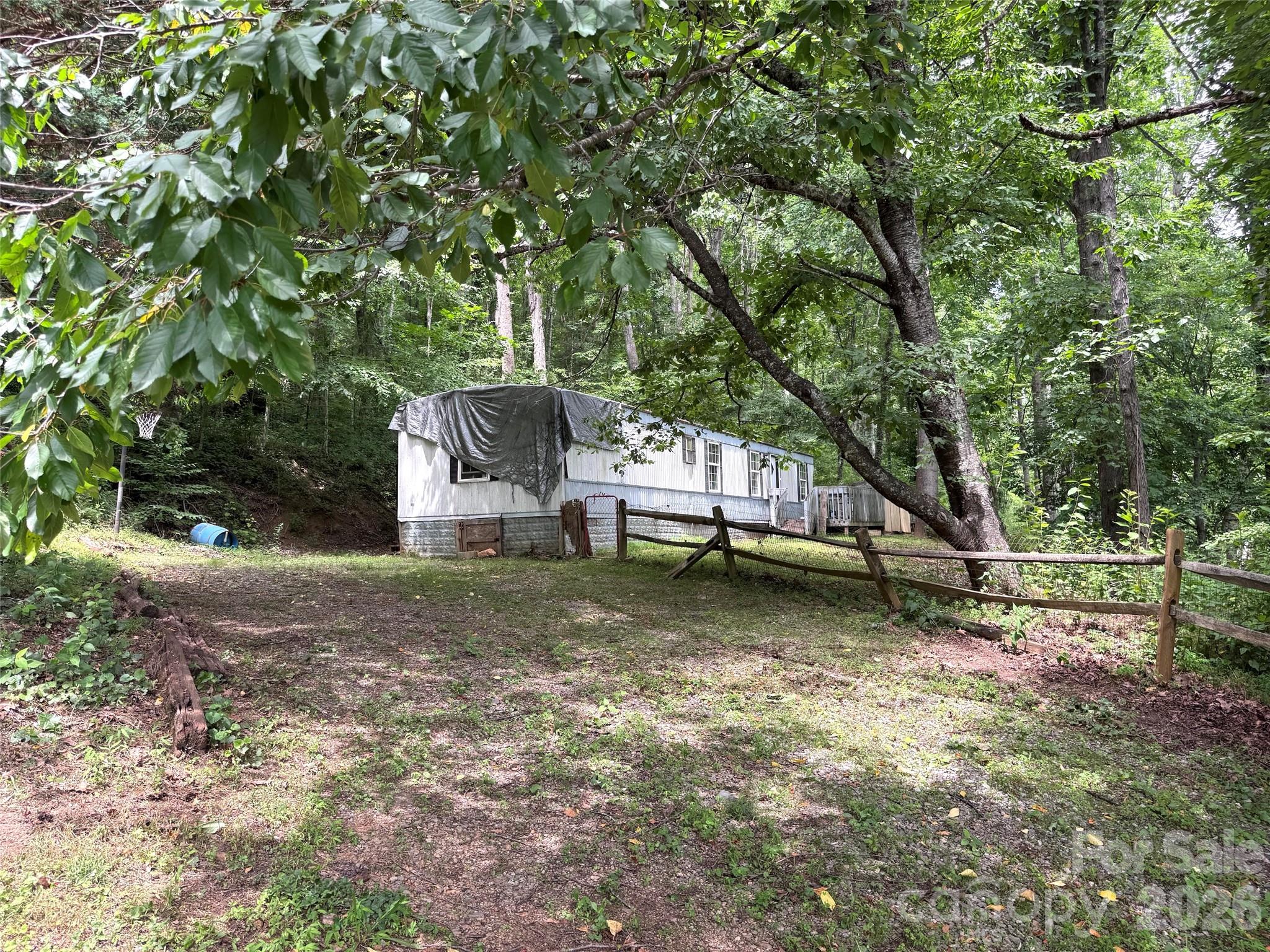 400 & 402 Sharon Road Property Photo 27