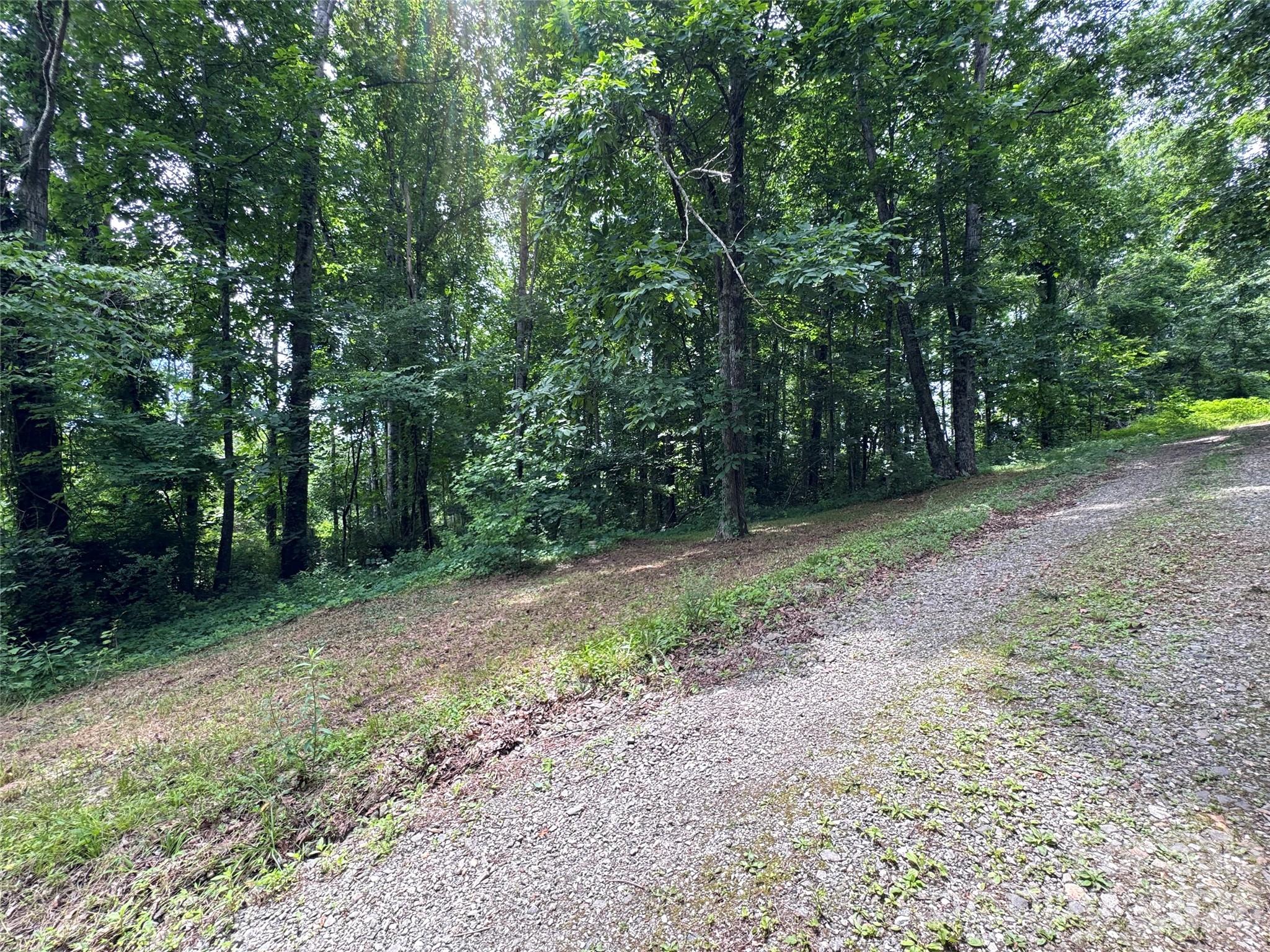 400 & 402 Sharon Road Property Photo 29