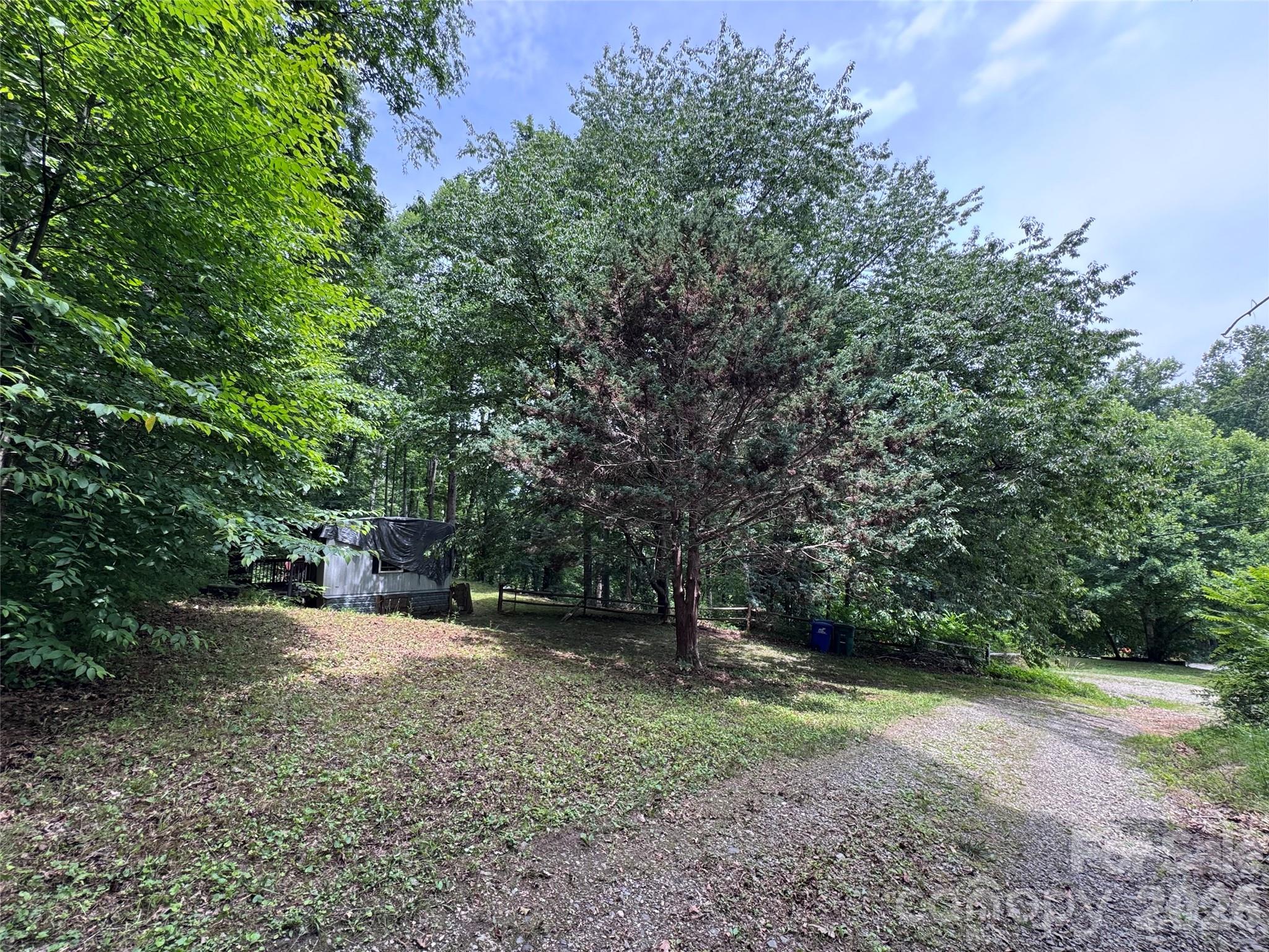 400 & 402 Sharon Road Property Photo 30