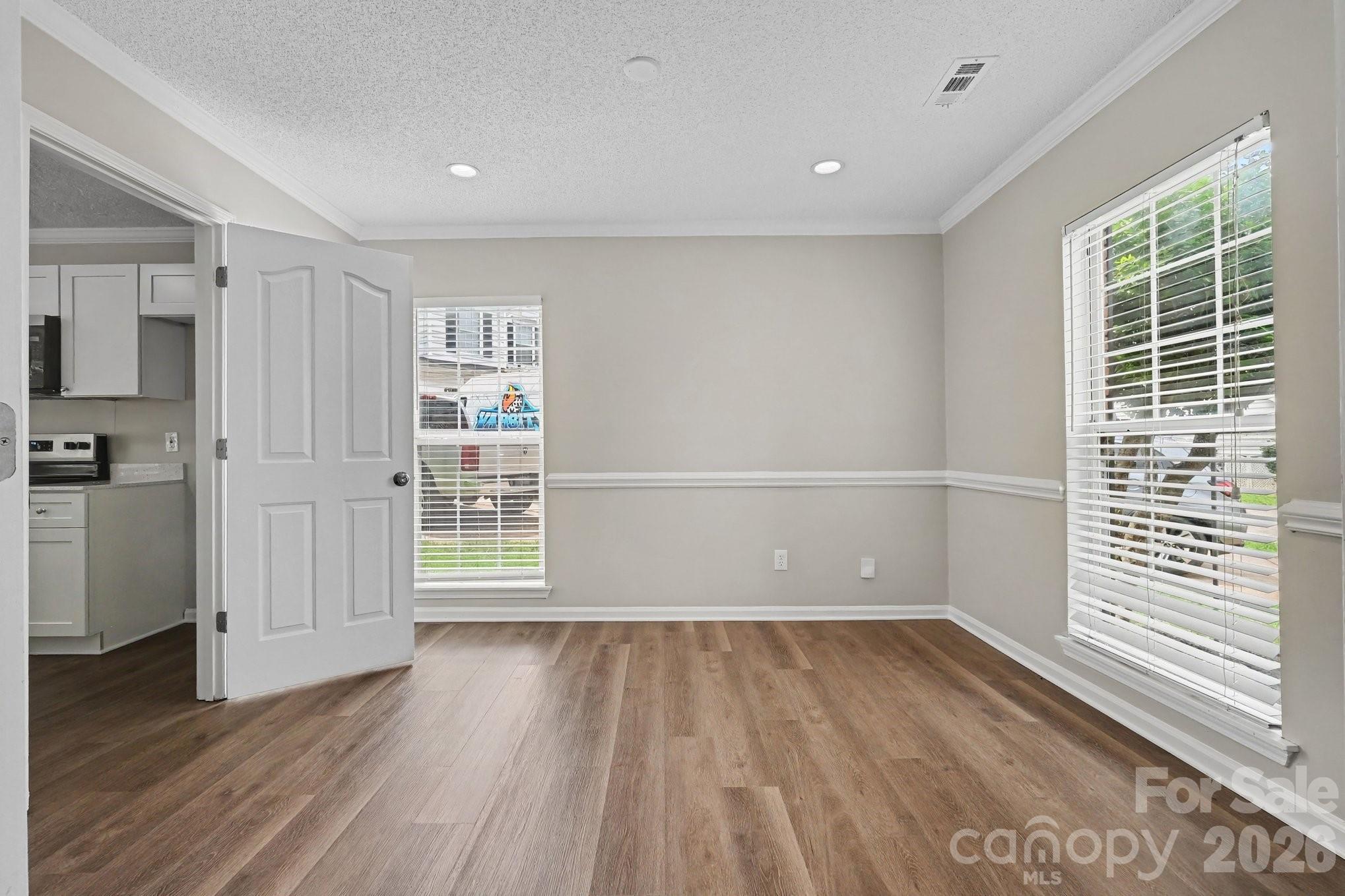 8401 Redstone View Drive Property Photo 5