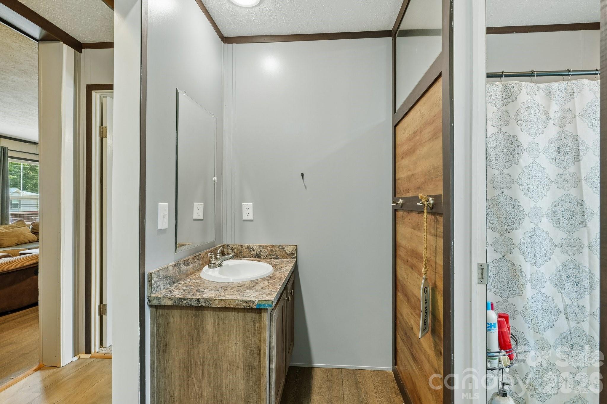 3443 Meldonna Drive Property Photo 28