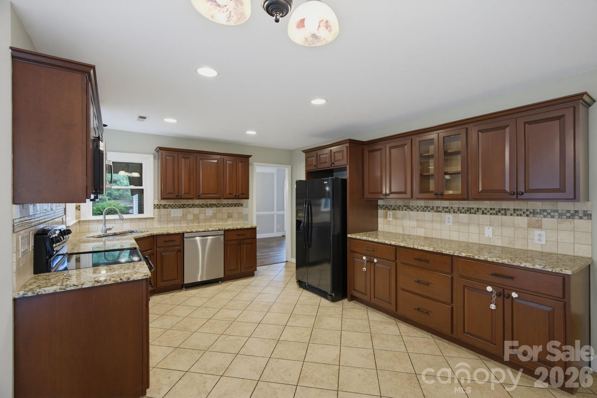 6632 Elmstone Drive Property Photo 10