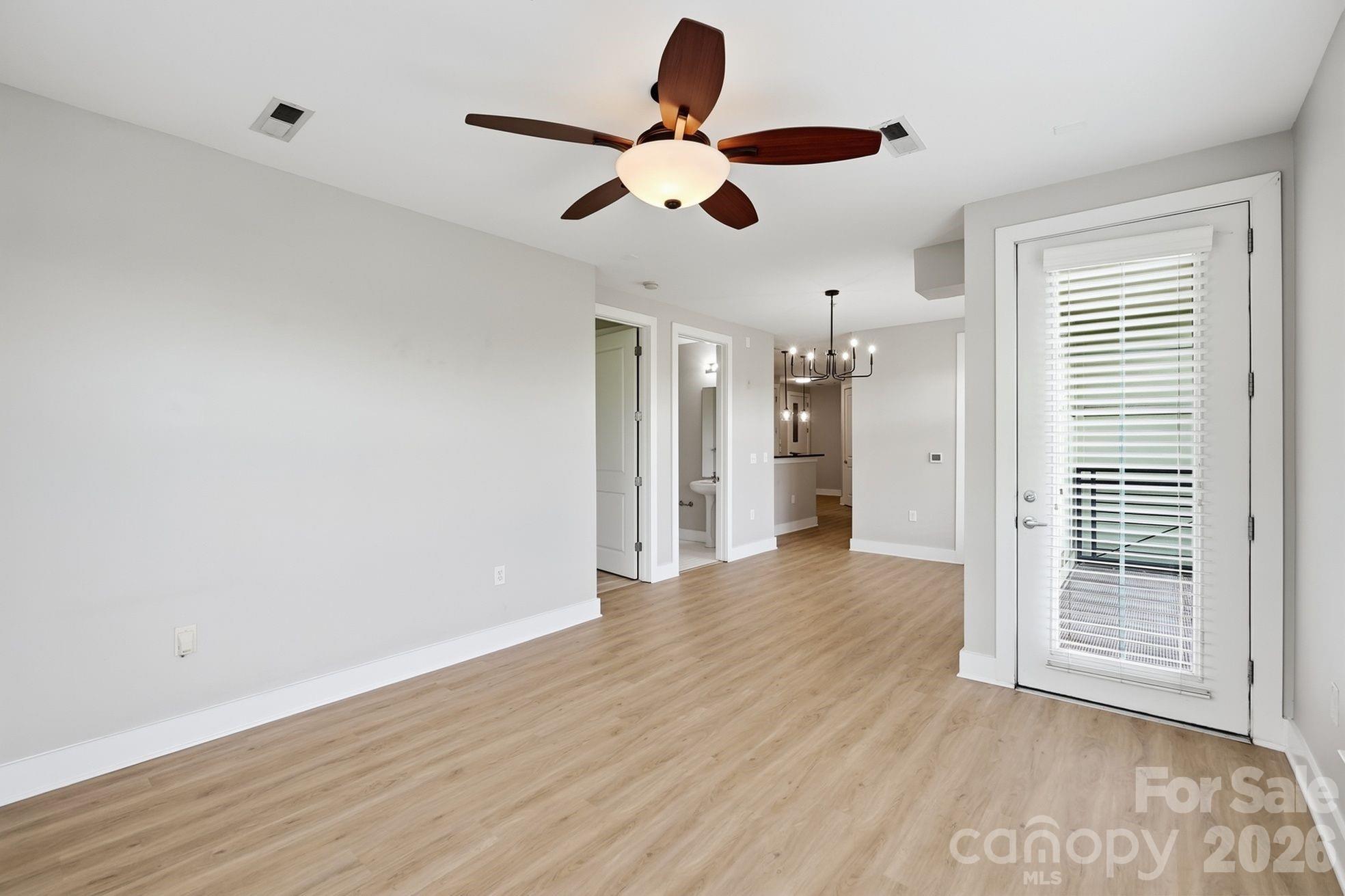 1101 W 1st Street 418 Property Photo 20