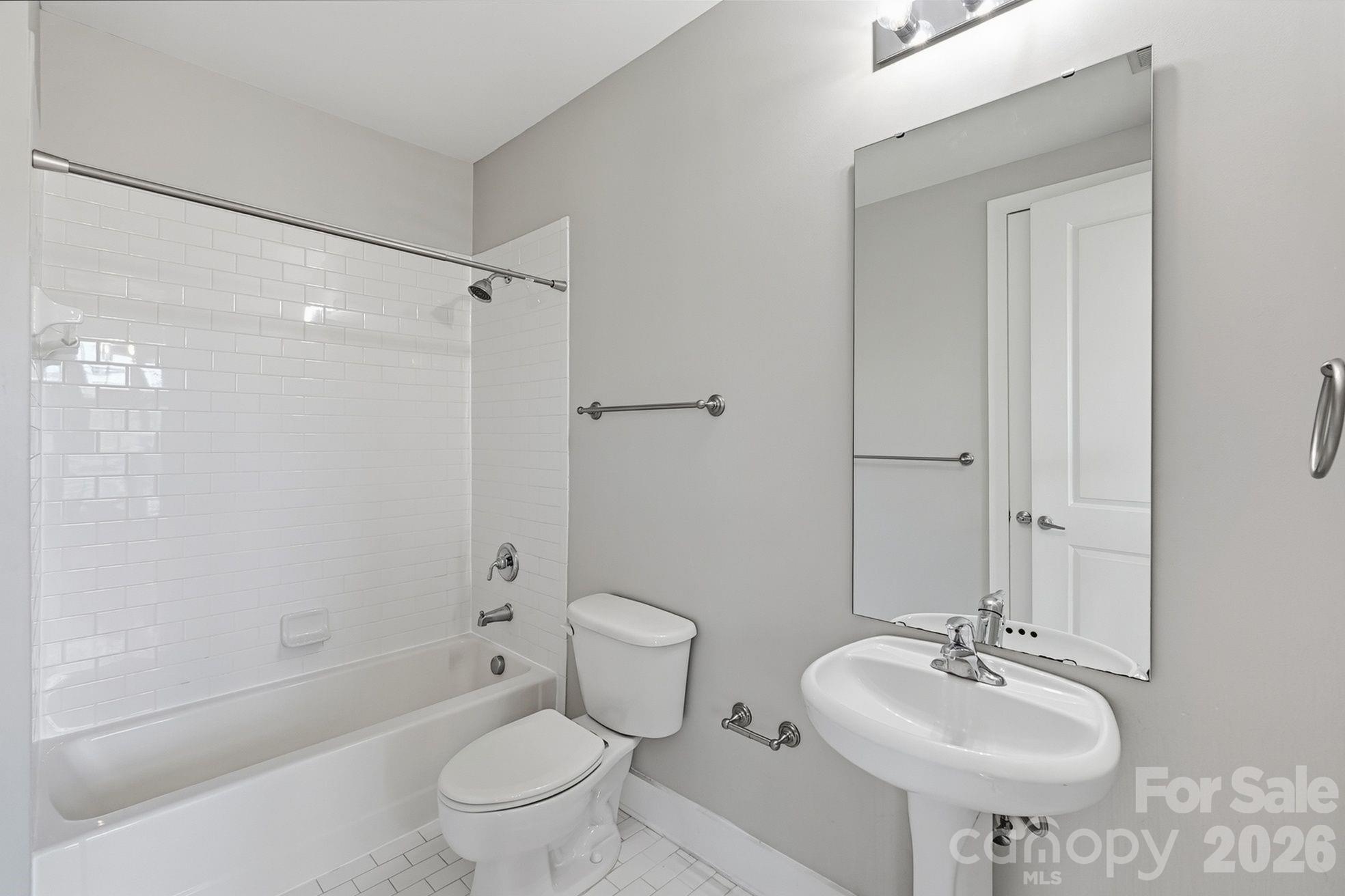 1101 W 1st Street 418 Property Photo 29