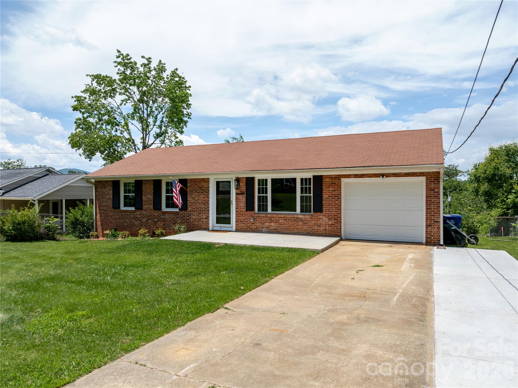 88 Skyview Terrace Property Photo 2
