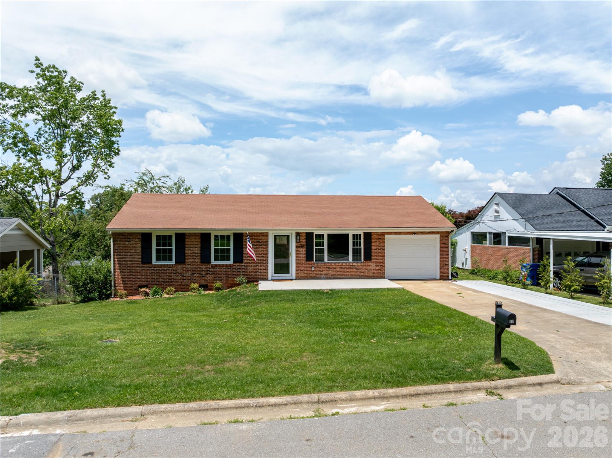 88 Skyview Terrace Property Photo 3