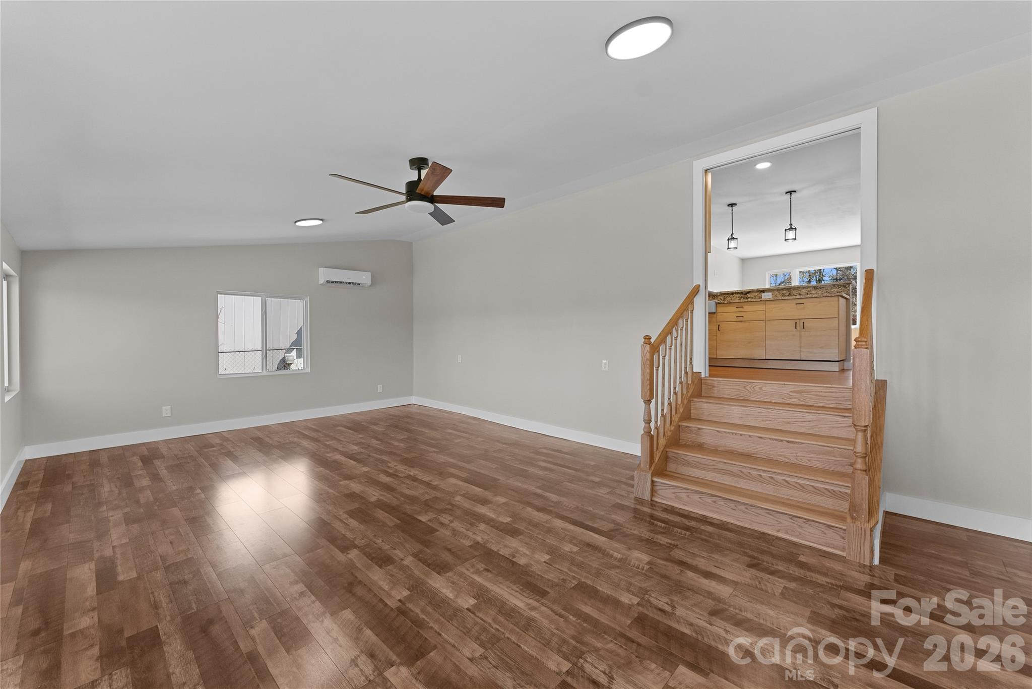 88 Skyview Terrace Property Photo 12